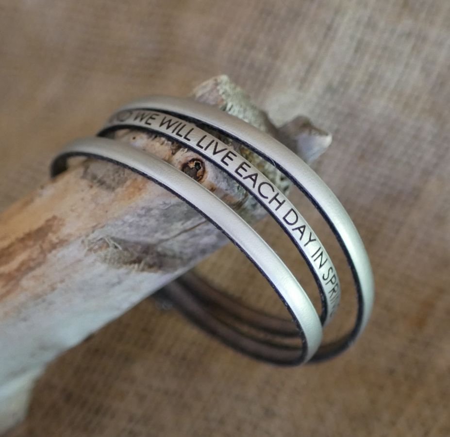 Pulseira personalizada de couro de 3 voltas para mulheres
