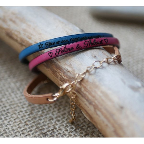 Pulseira de couro para mulheres a ser personalizada por grava&ccedil;&atilde;o com corrente dourada