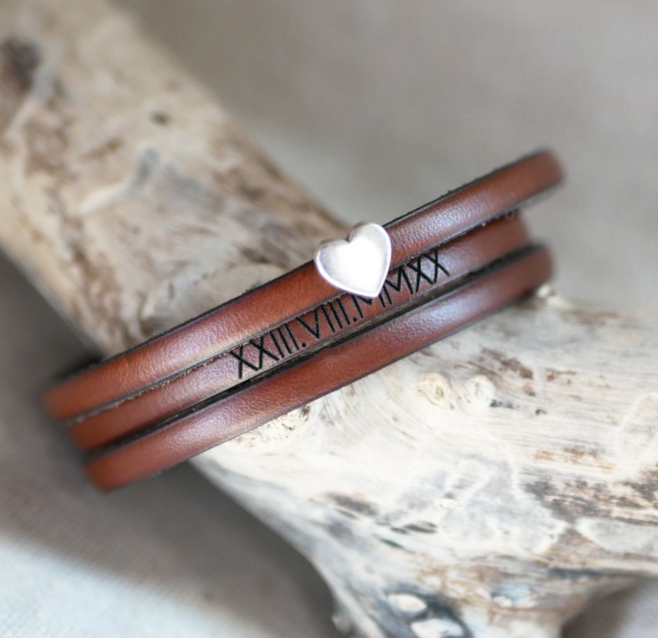 Pulseira de couro personalizável para mulheres, multi-voltas, desenho de coração prateado