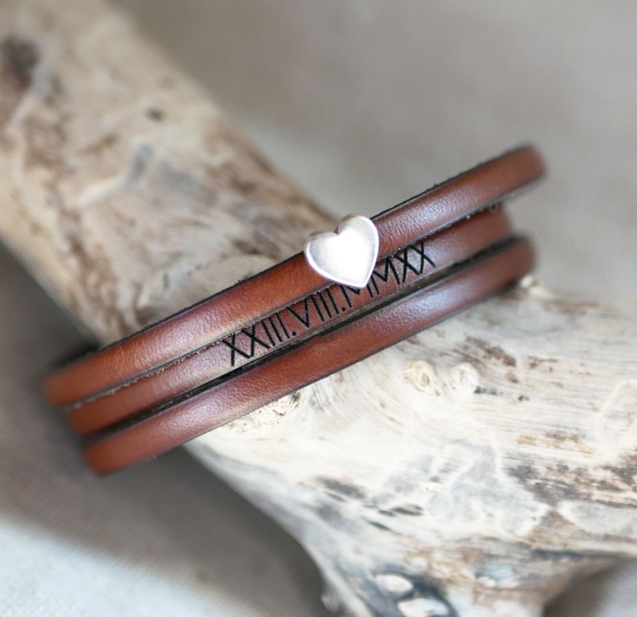 Pulseira de couro personalizável para mulheres, multi-voltas, desenho de coração prateado