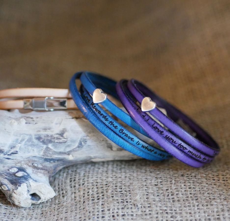 Pulseira de couro personalizável para mulheres, multi-voltas, desenho de coração prateado