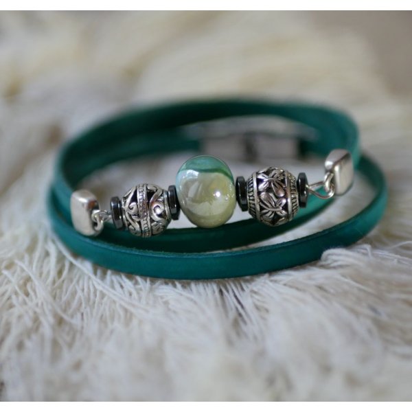 Pulseira de couro e p&eacute;rolas para mulheres, verde turquesa, para ser personalizada 