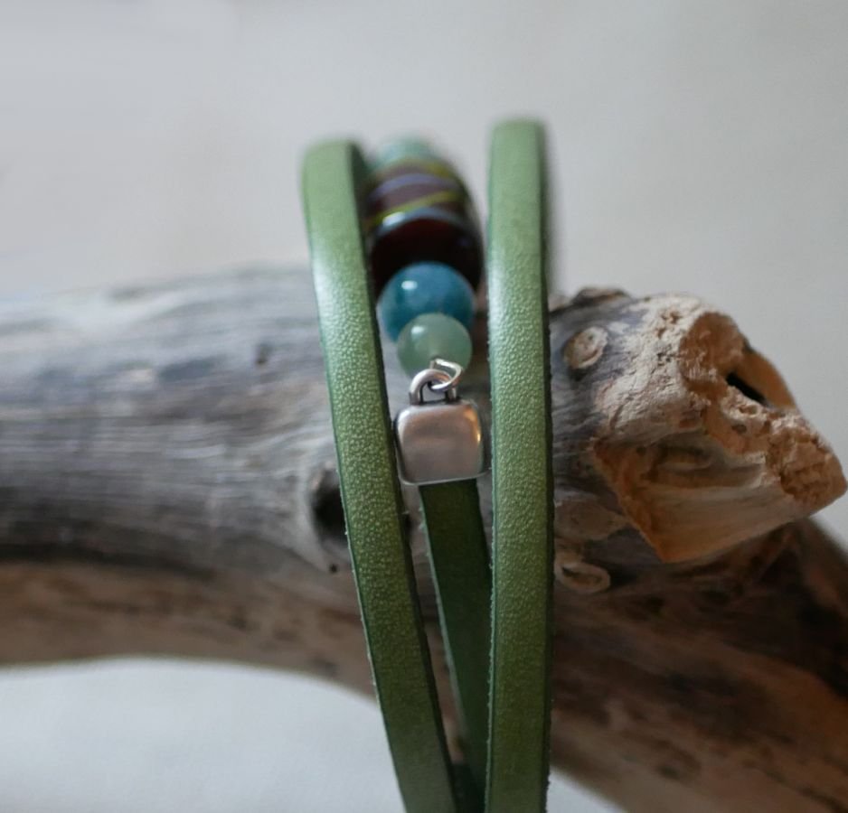 Pulseira de couro verde turquesa e contas de cerâmica para mulher, para personalizar 