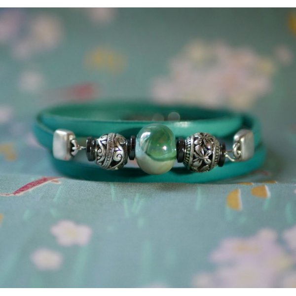 Pulseira de couro e p&eacute;rolas para mulheres, verde turquesa, para ser personalizada 