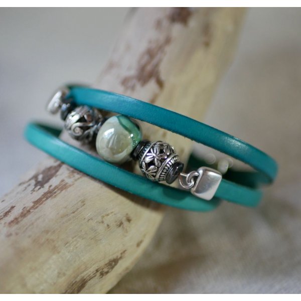 Pulseira de couro e p&eacute;rolas para mulheres, verde turquesa, para ser personalizada 