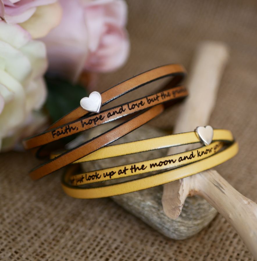 Pulseira de couro personalizável para mulheres, multi-voltas, desenho de coração prateado