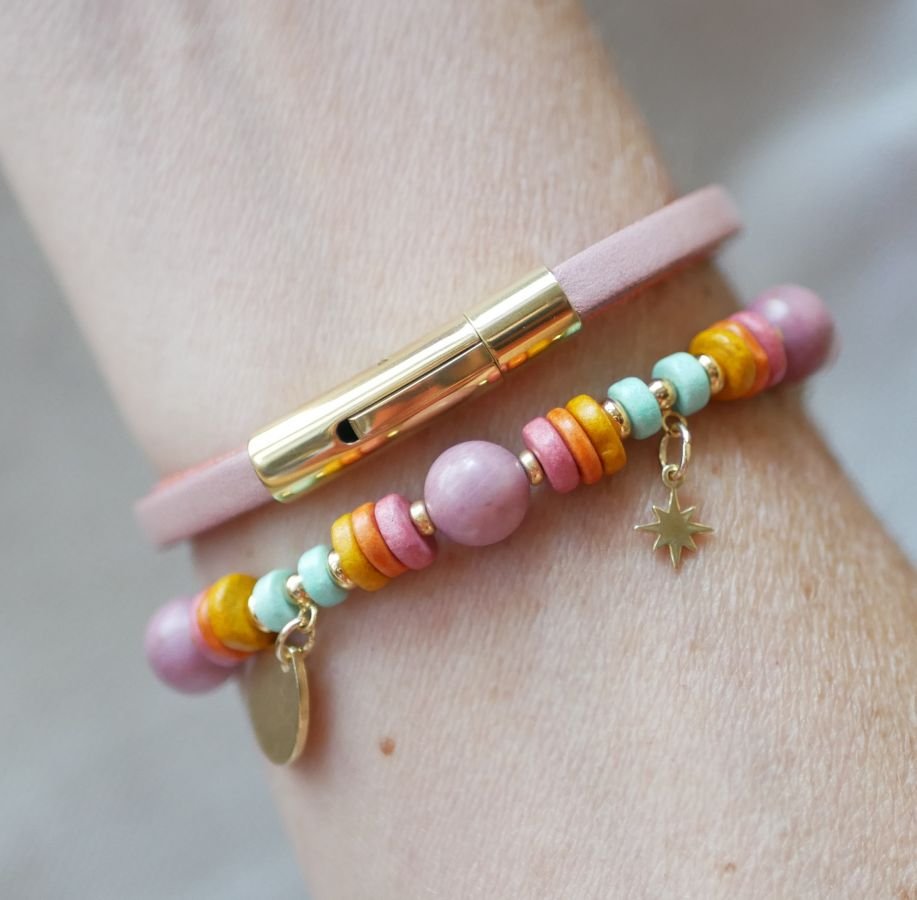Pulseira personalizada de couro de duas cores com fecho dourado
