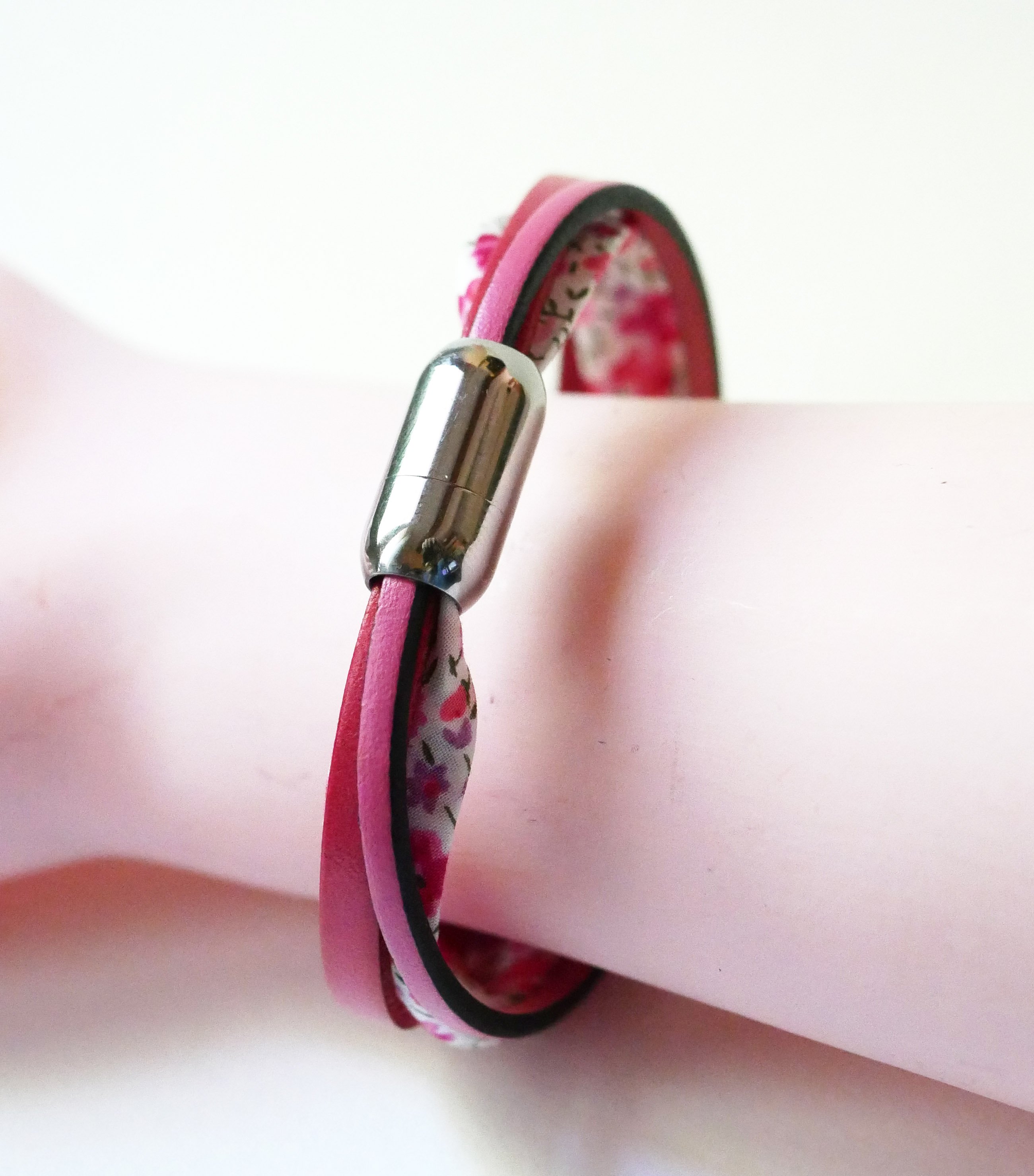 Pulseira feminina trio couro &amp; liberty flores cor-de-rosa 