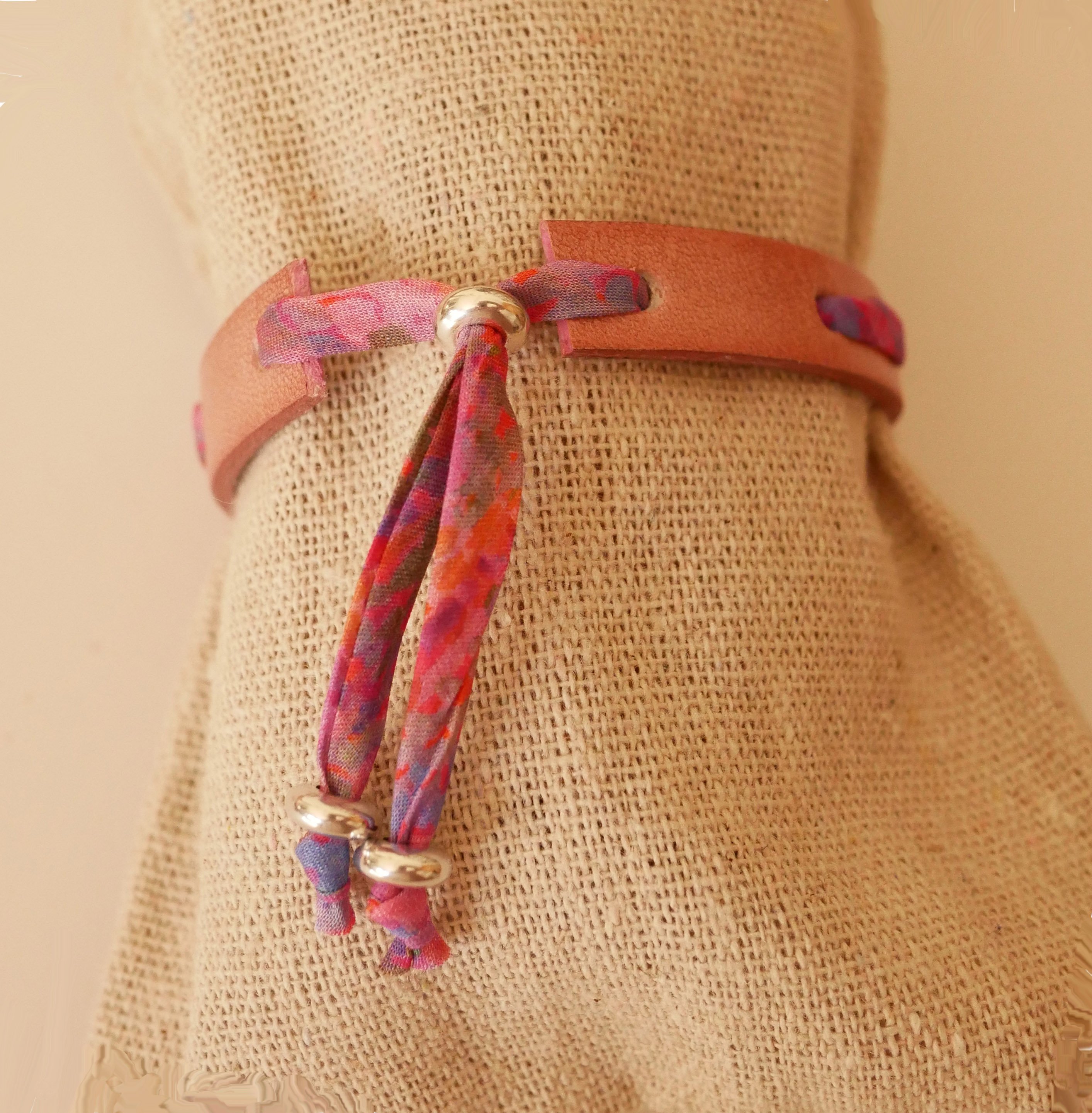 Pulseira Florâme com fita Liberty Polly em pele rosa antiga
