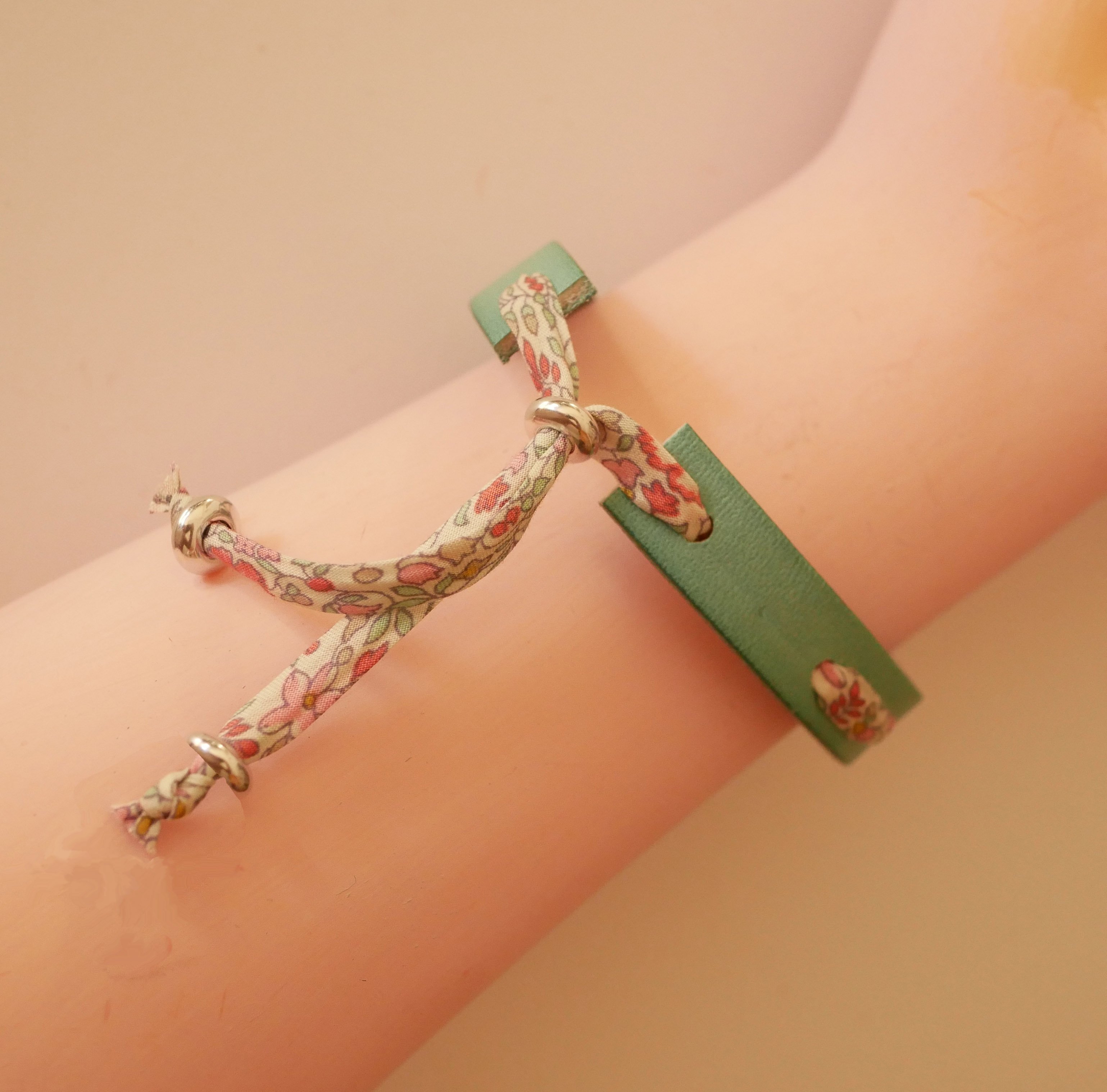 Pulseira Florâme para personalizar com o cordão Liberty e a cor da pele