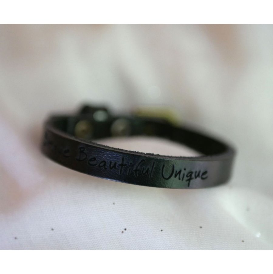 Pulseira para homem em pele preta gravada, personalizável