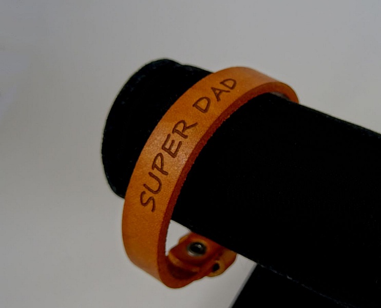 Pulseira de couro masculino Camelo gravado para personalizar 