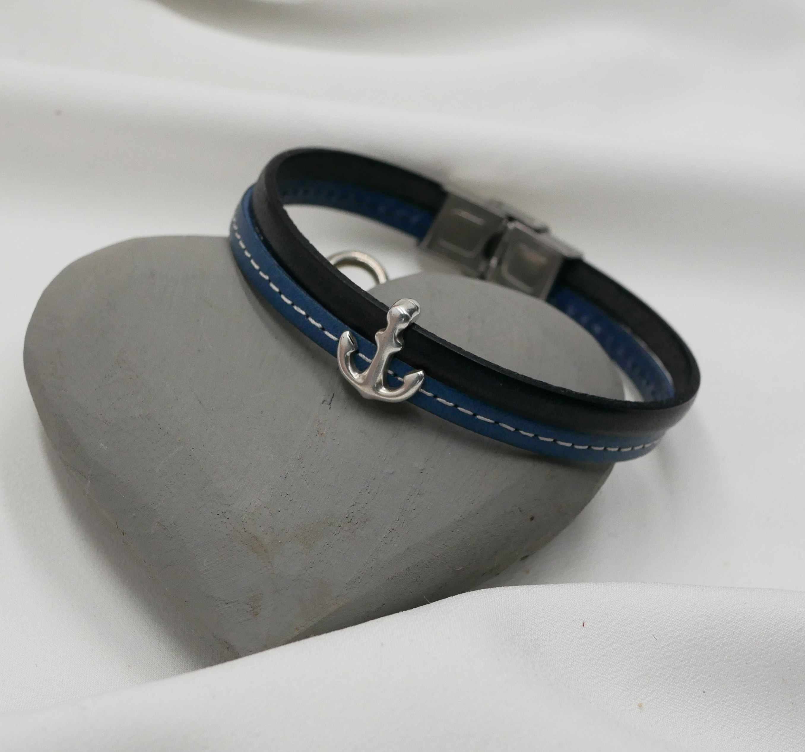 Pulseira para homem em couro azul duo com pesponto Âncora azul-marinho personalizável 