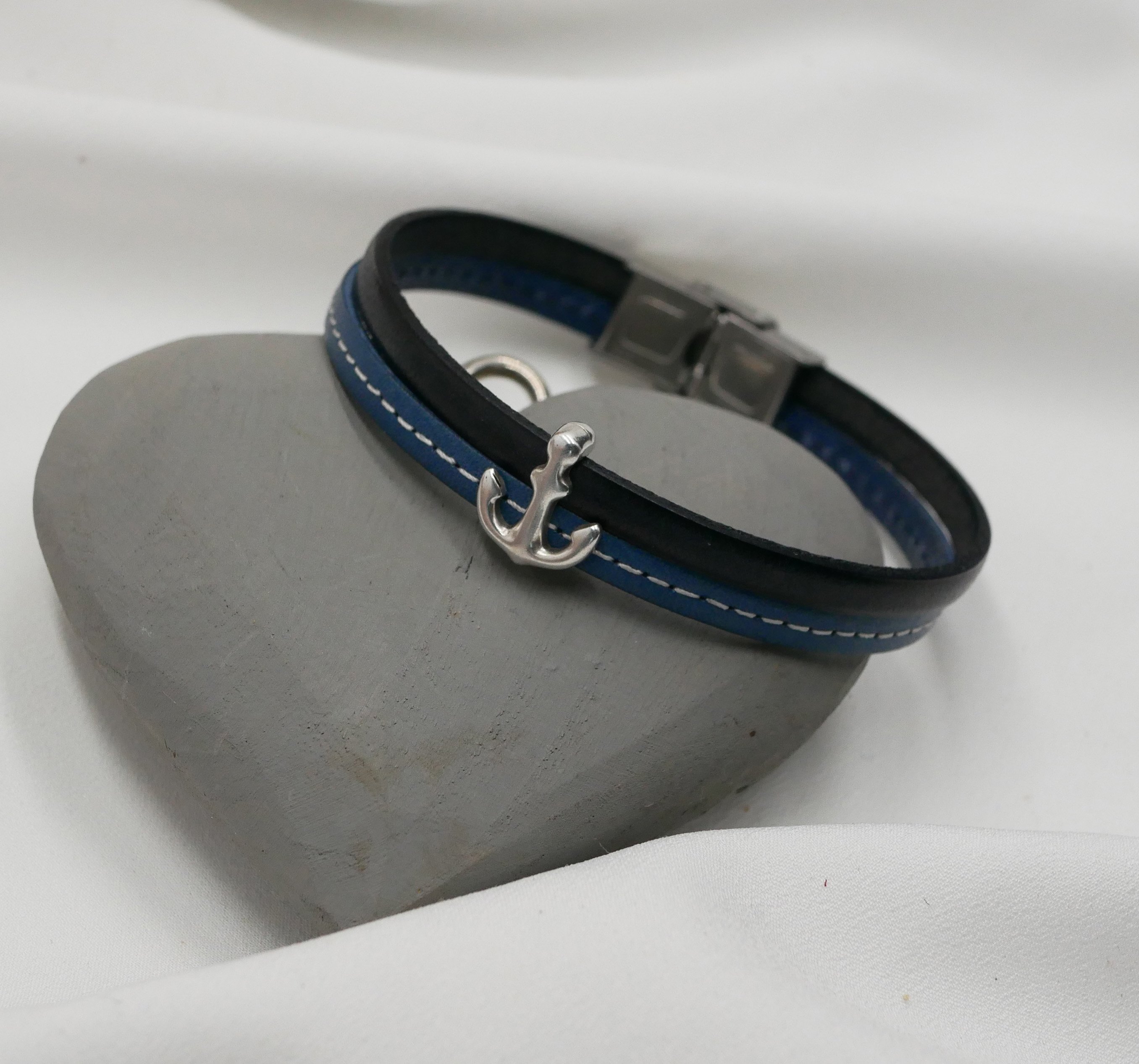 Pulseira para homem em couro azul duo com pesponto Âncora azul-marinho personalizável 