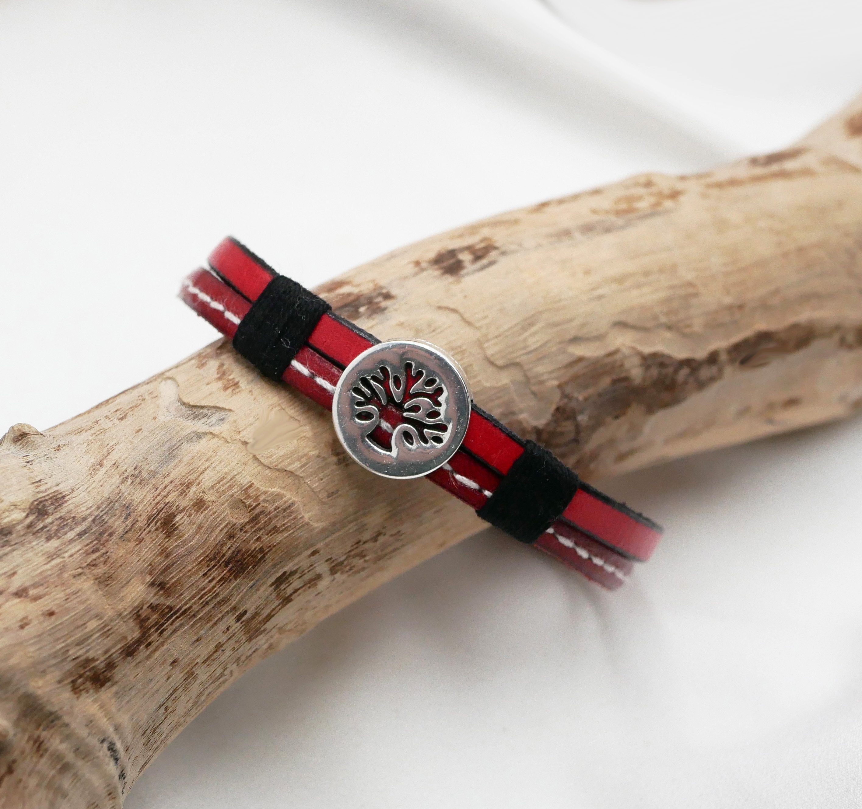 Pulseira para homem em pele vermelha dupla com pesponto Árvore da vida personalizável 