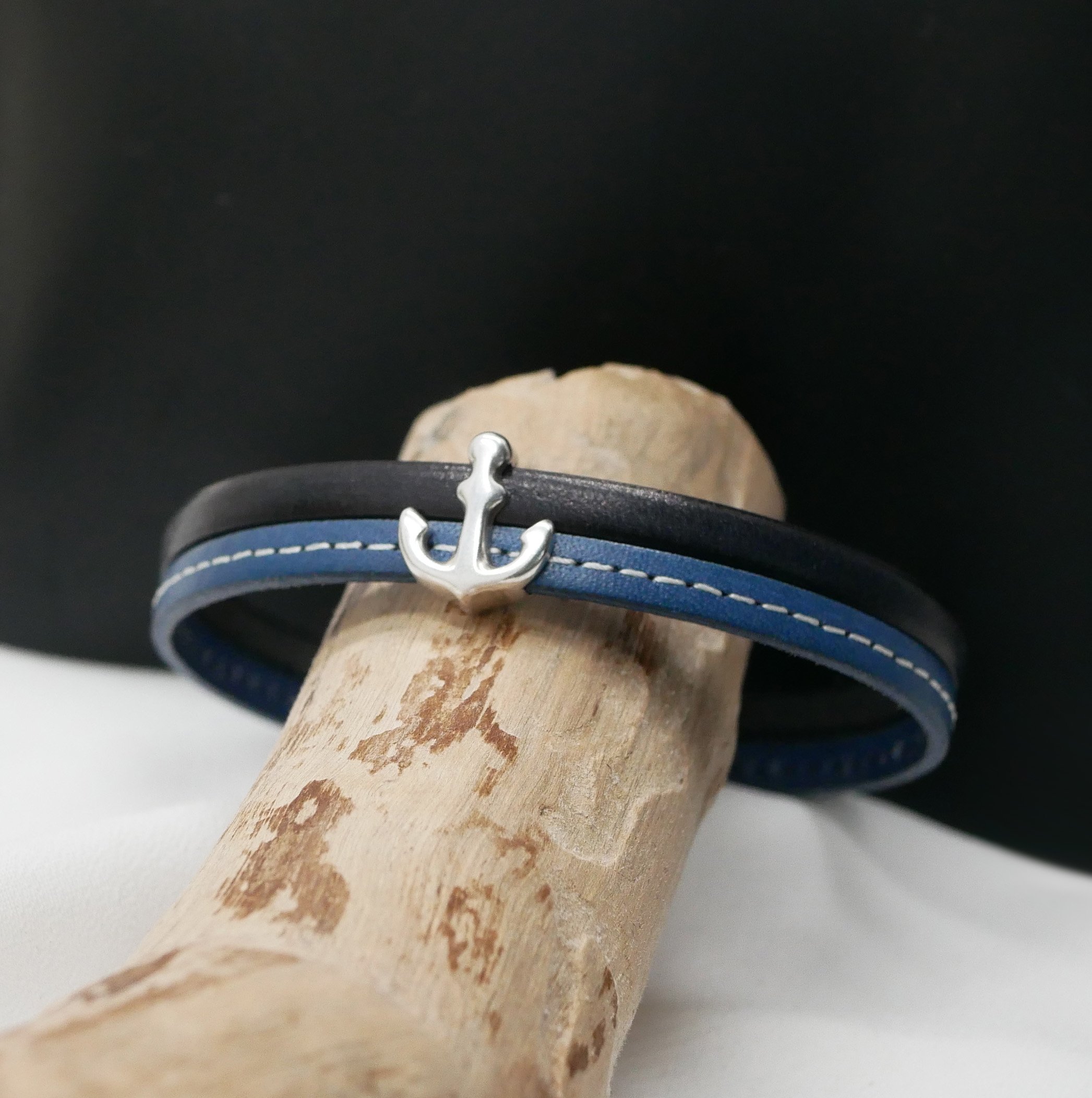 Pulseira para homem em couro azul duo com pesponto &Acirc;ncora azul-marinho personaliz&aacute;vel 