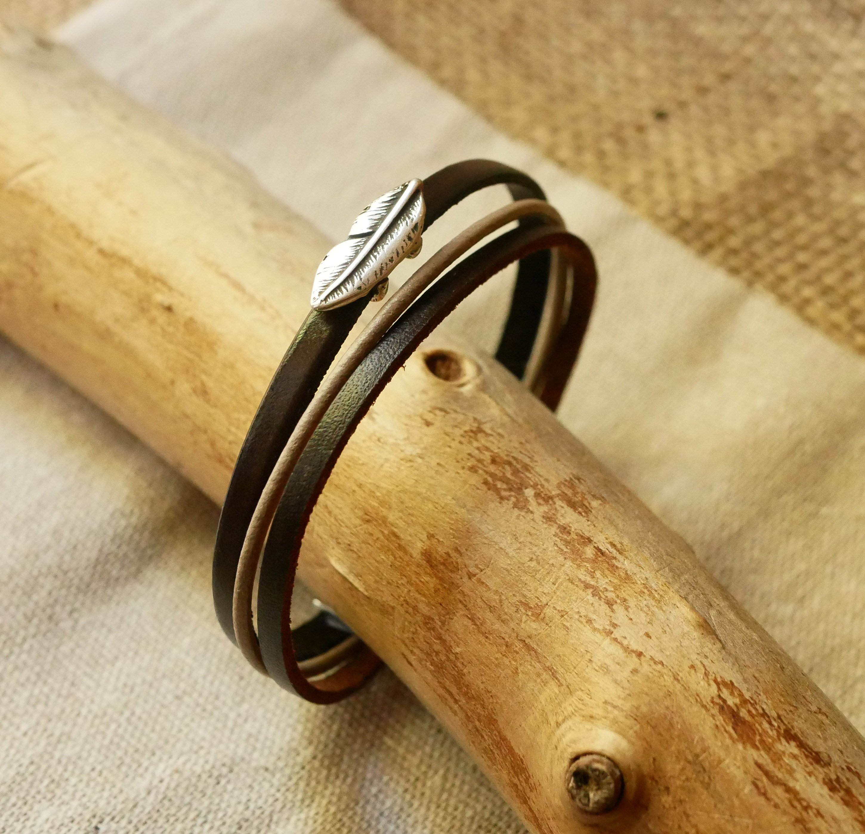Trio de braceletes para homem em pele castanha vintage