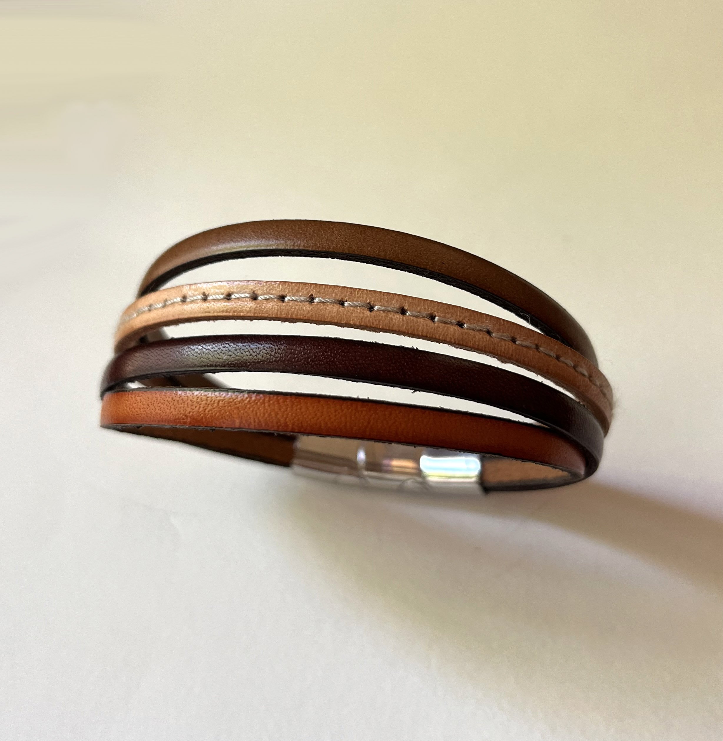 Bracelet manchette ajustable multi cuirs Marrons clairs pour homme 