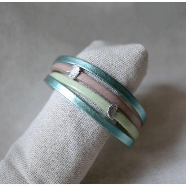 Pulseira de punho em pele com design Ginkgo para ser personalizada 