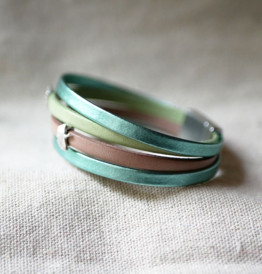 Pulseira de punho em pele com design Ginkgo para ser personalizada 
