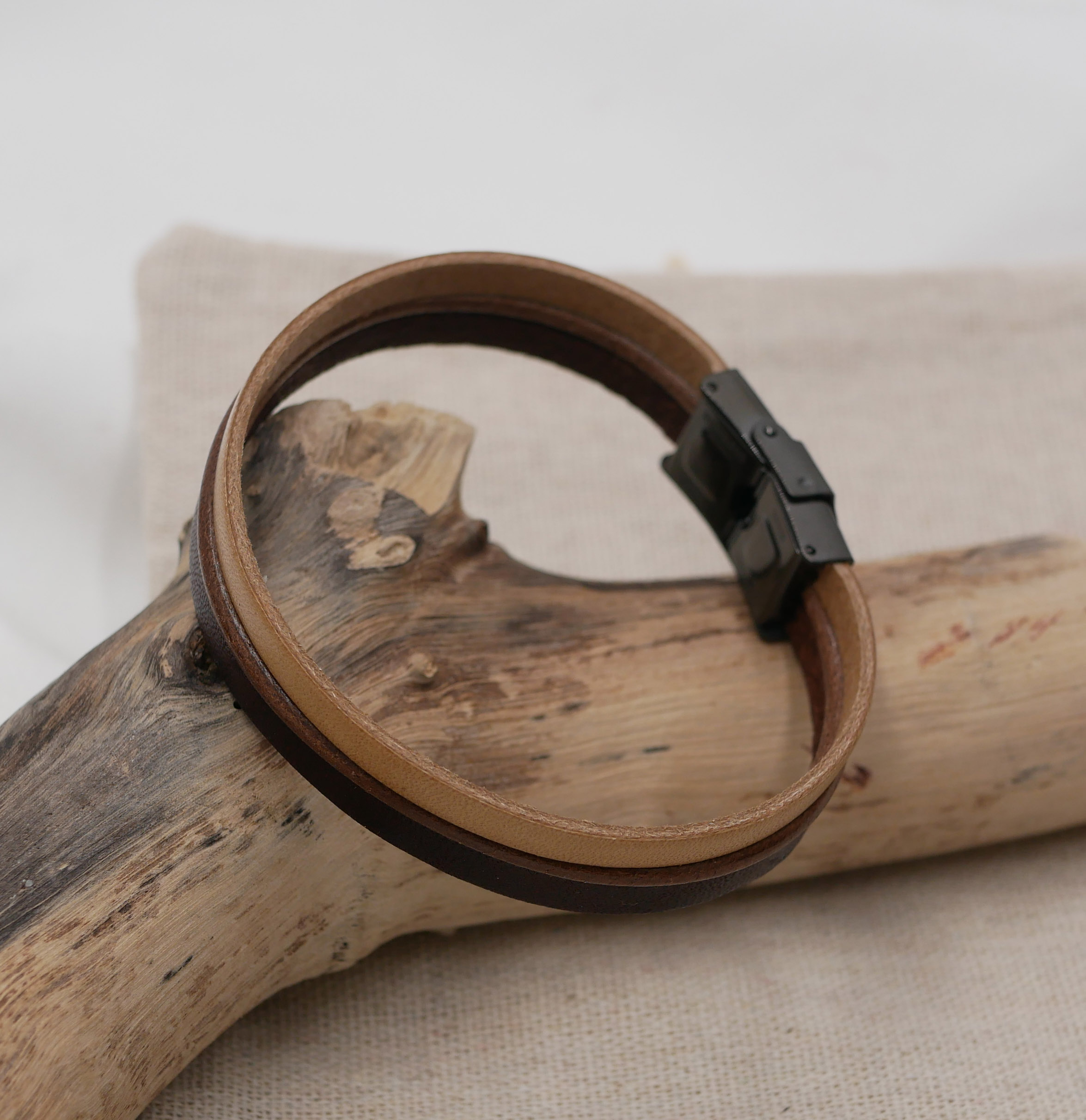 Pulseira de punho em pele castanha vintage para homem, personalizável com gravação 
