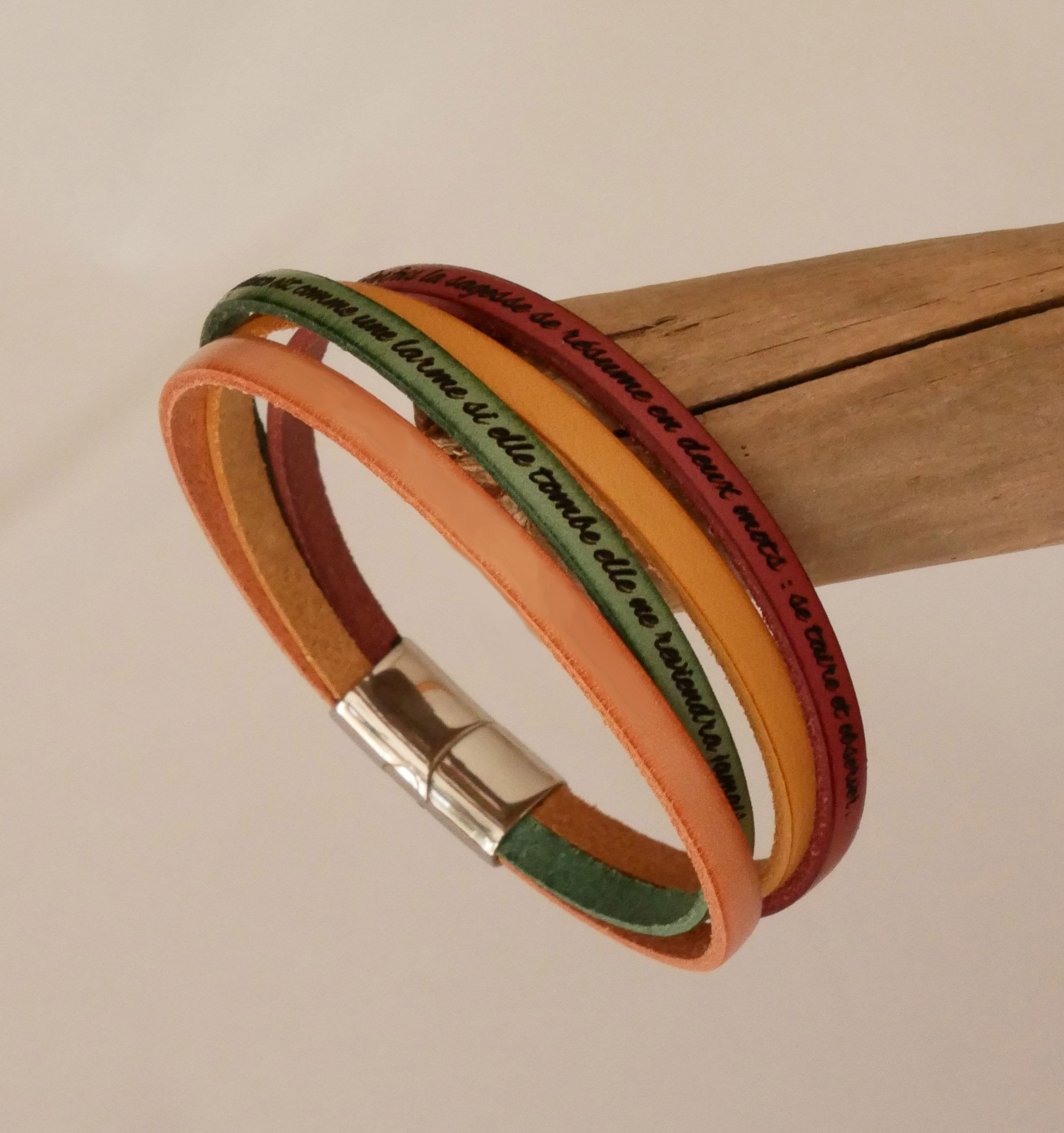 Pulseira de punho numa escolha de 4 peles