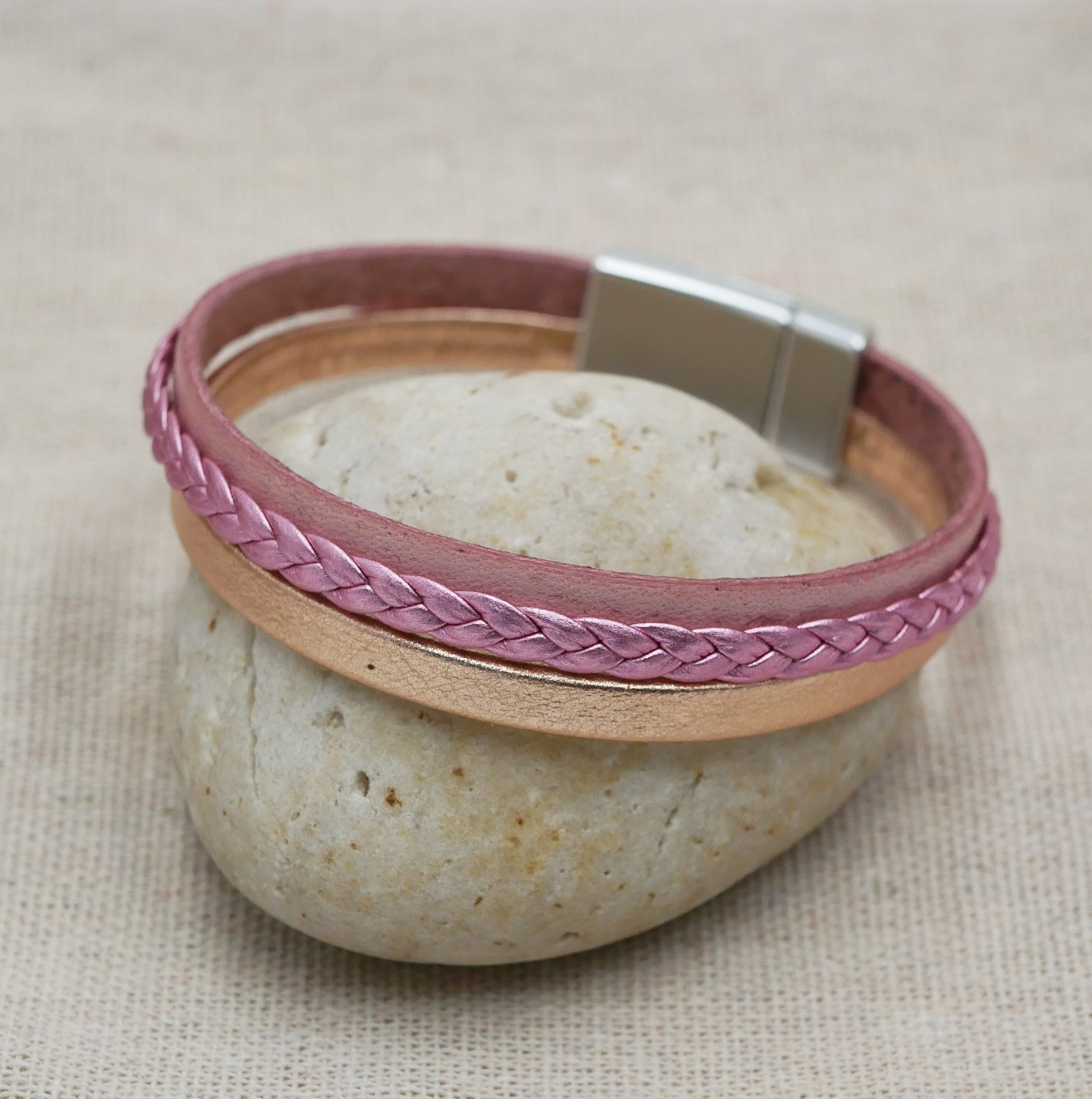 Pulseira de punho em pele laminada cor-de-rosa e pêssego, personalizável