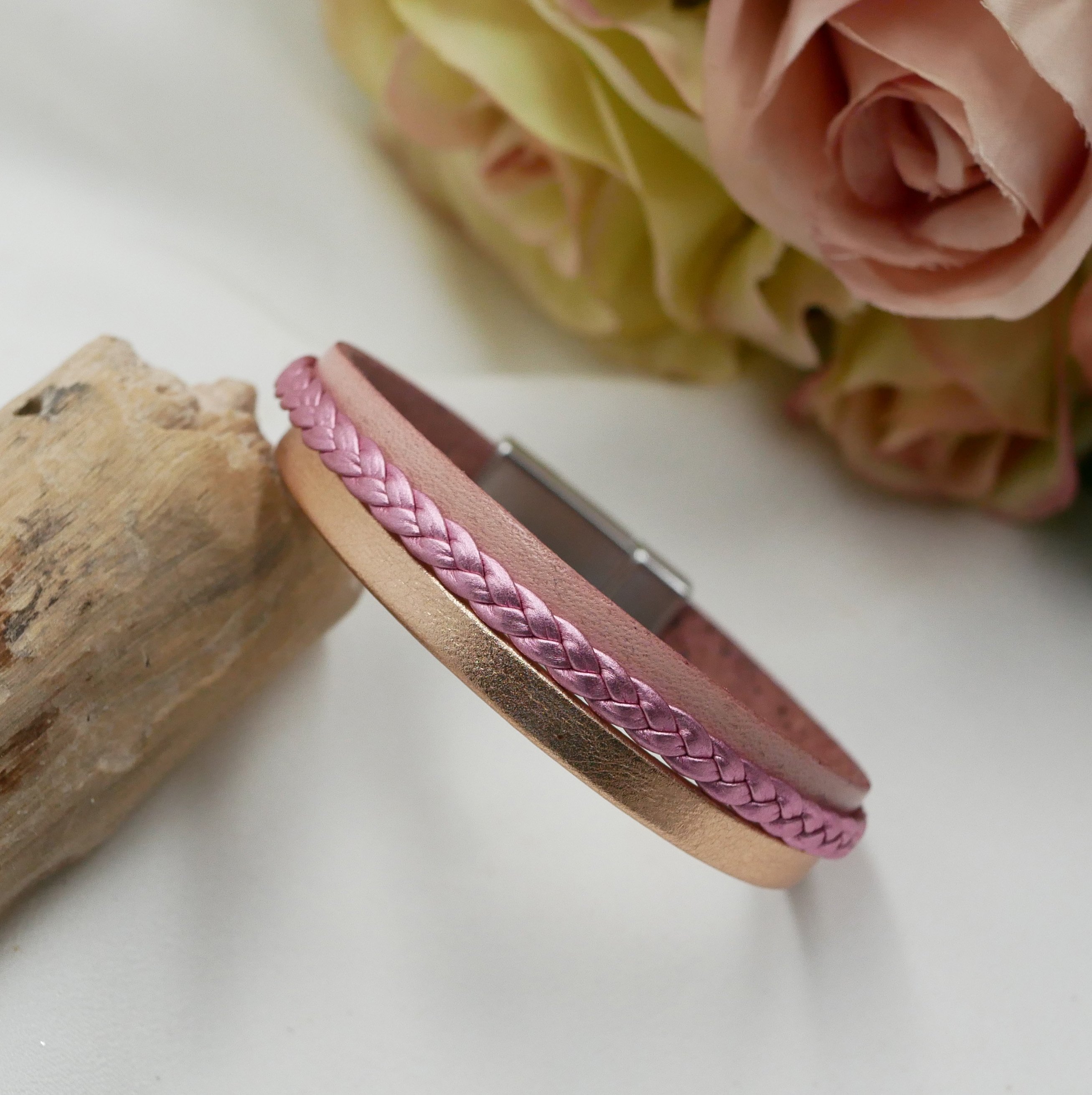 Pulseira de punho em pele laminada cor-de-rosa e p&ecirc;ssego, personaliz&aacute;vel