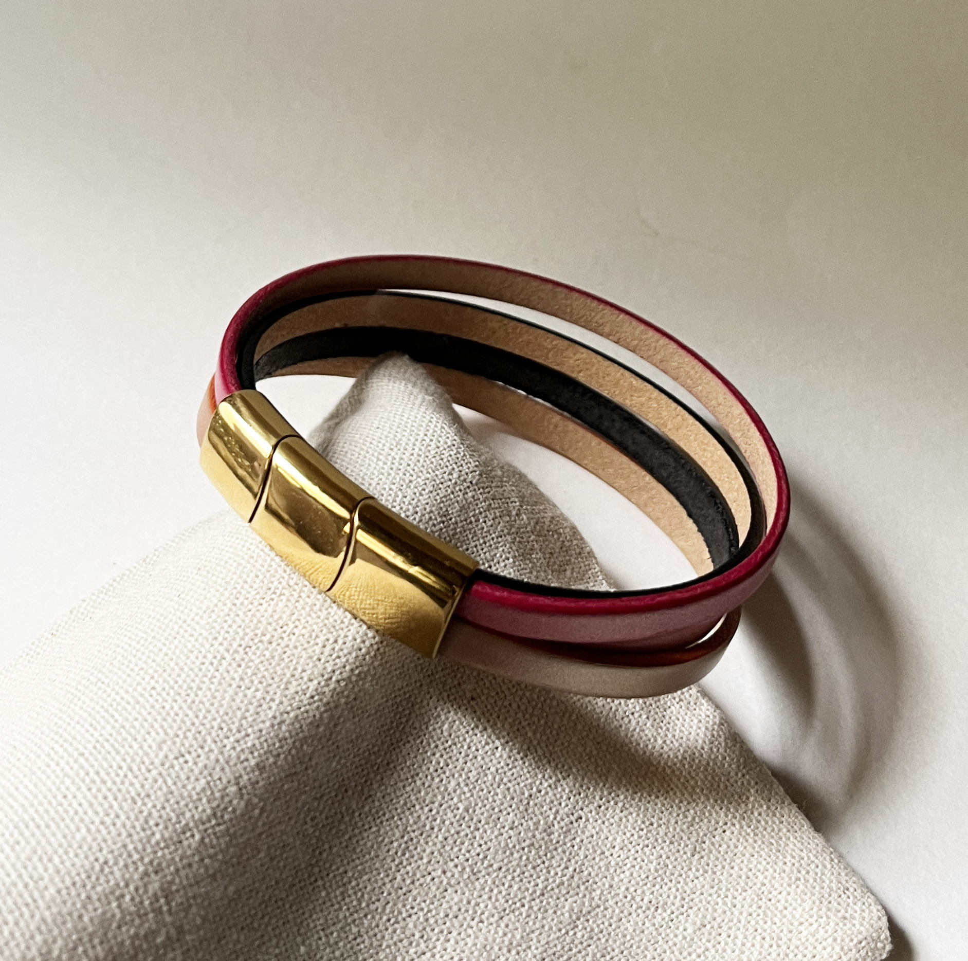 bracelet multi rangs en cuirs de qualité