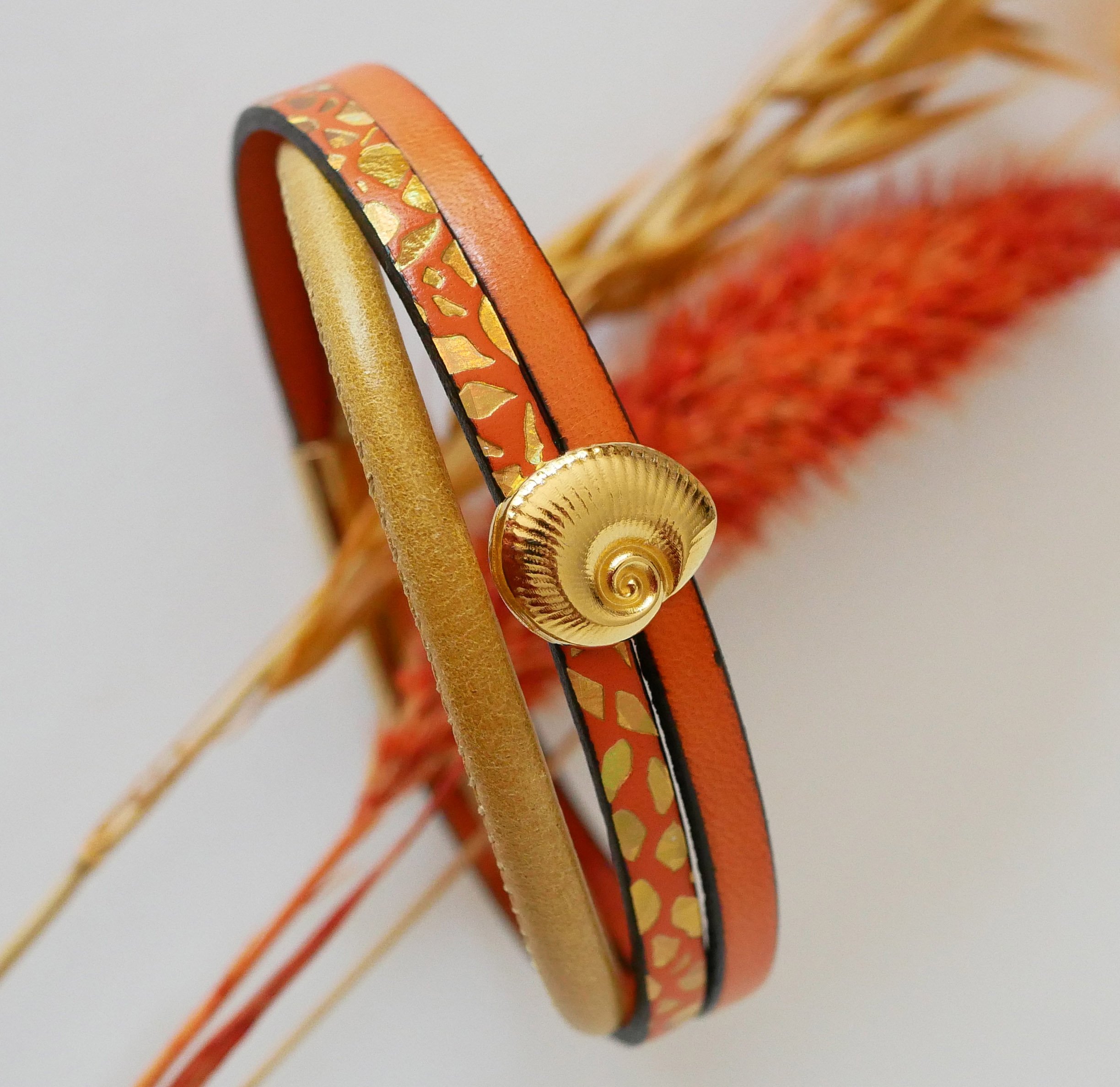 Pulseira de punho em ouro para mulher Concha dourada e laranja