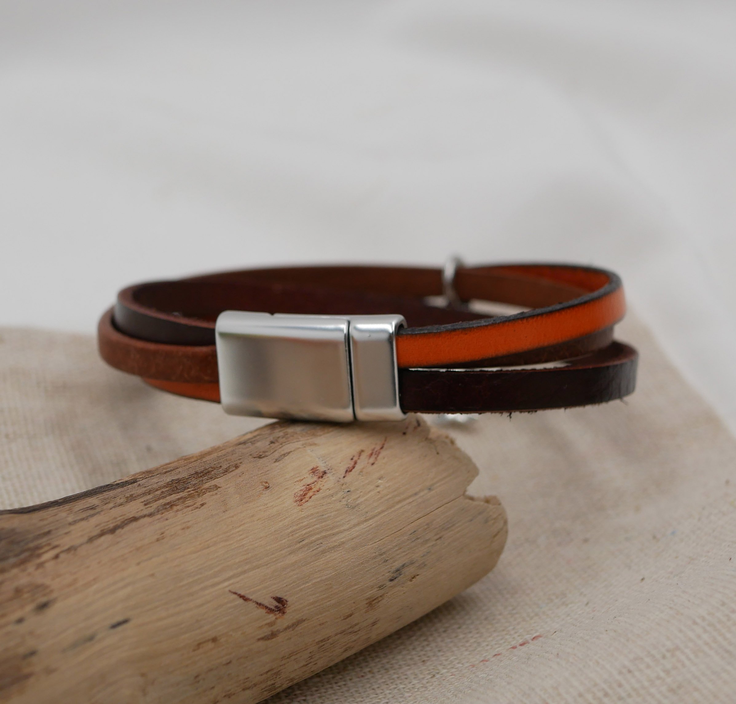 Pulseira feminina com punho em pele m&uacute;ltipla Pendente de outono &agrave; sua escolha