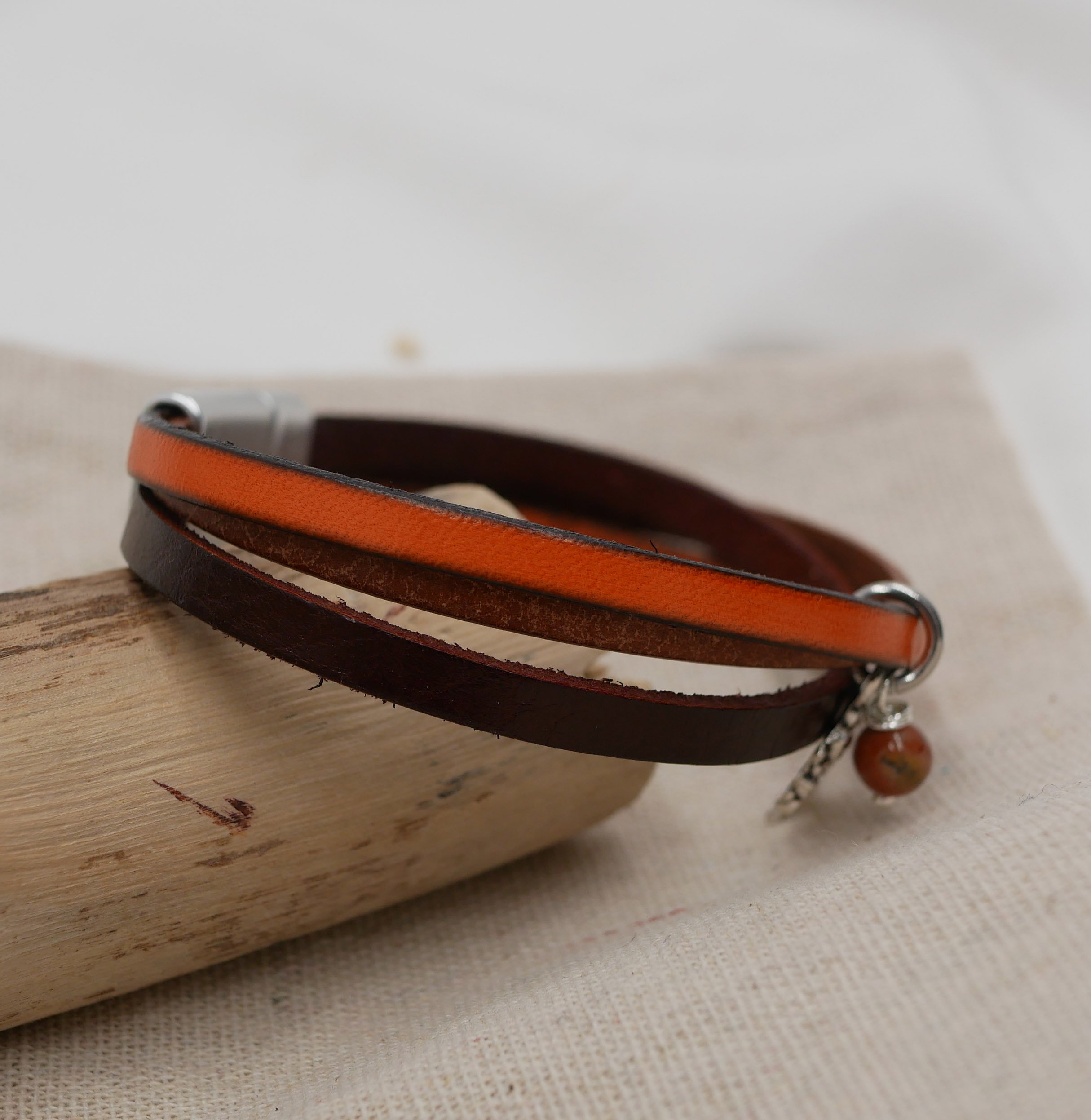 Pulseira feminina com punho em pele múltipla Pendente de outono à sua escolha