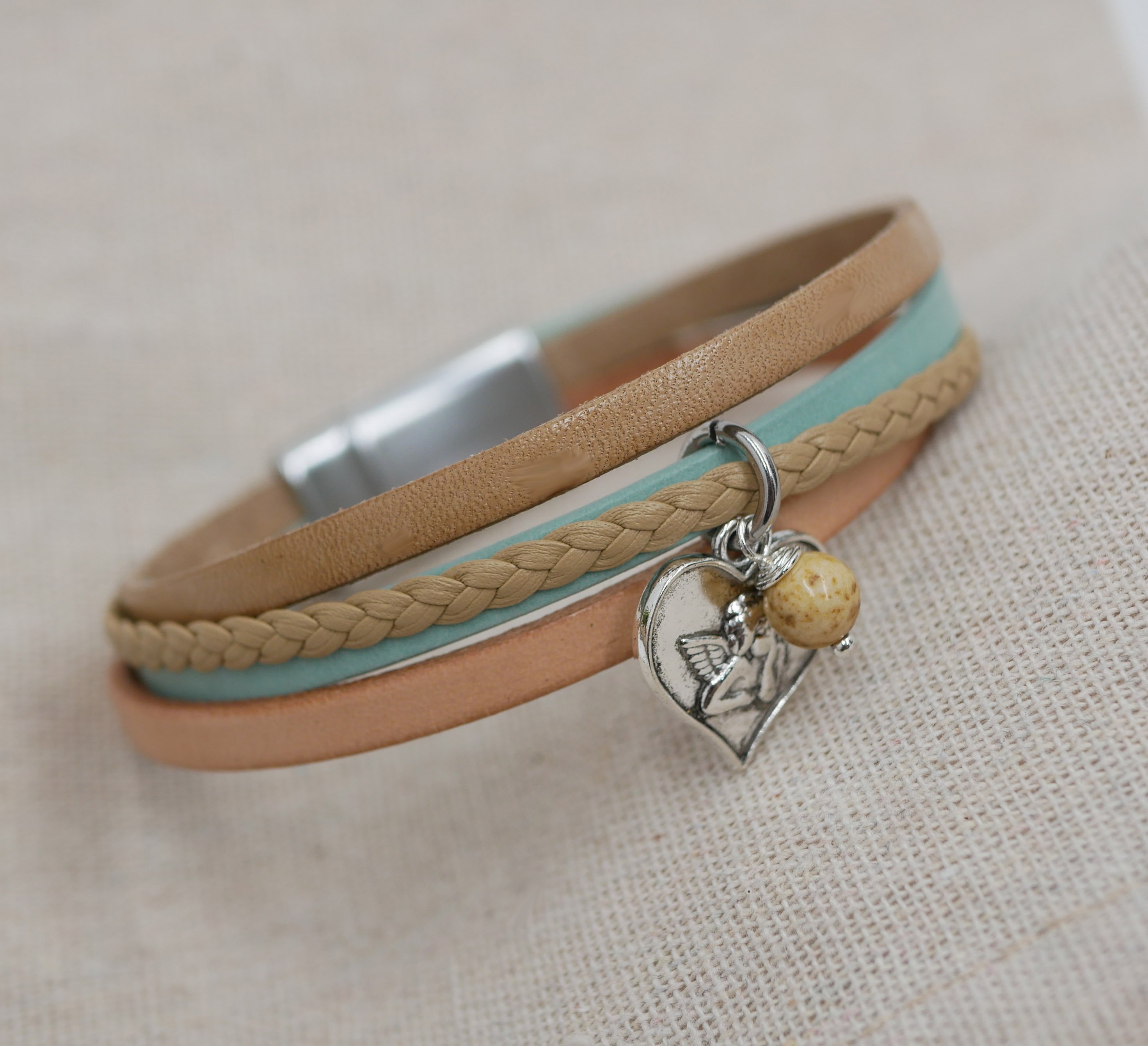Pulseira de punho para mulher em pele múltipla Pendente bege areia à sua escolha