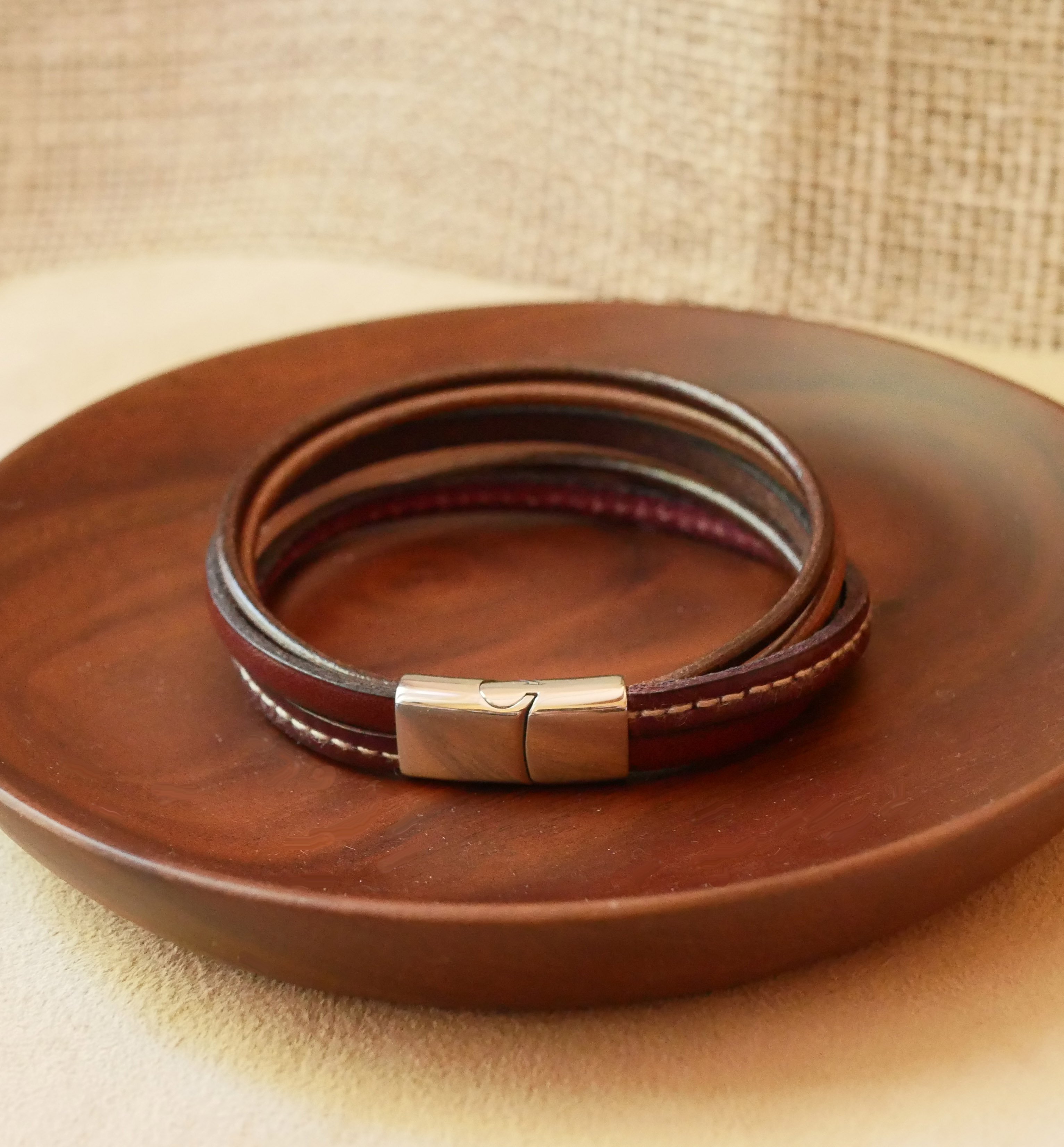 Pulseira de punho em pele castanha para homem