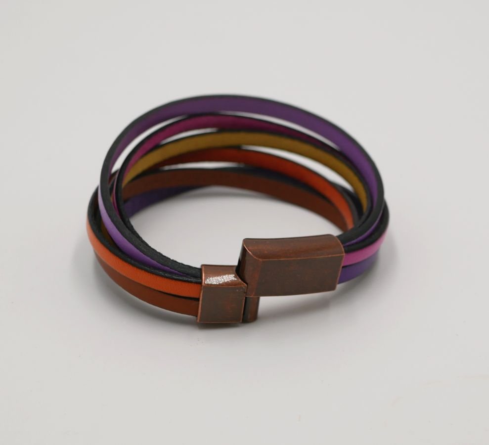 Pulseira de Punho de Couro Múltiplo em cores tónicas