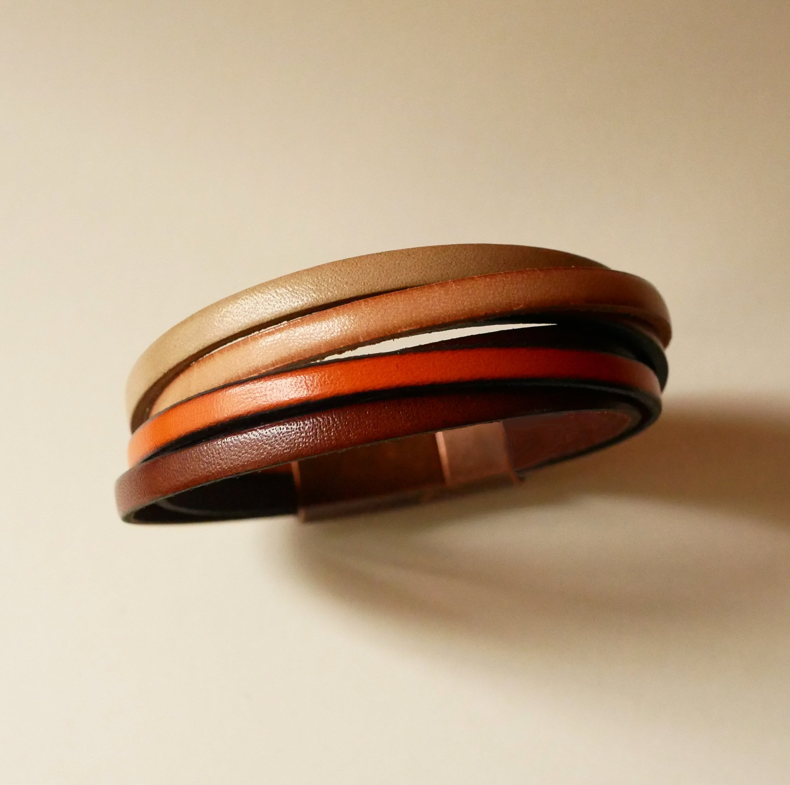 Pulseira de punho em multi-couro de cor ocre