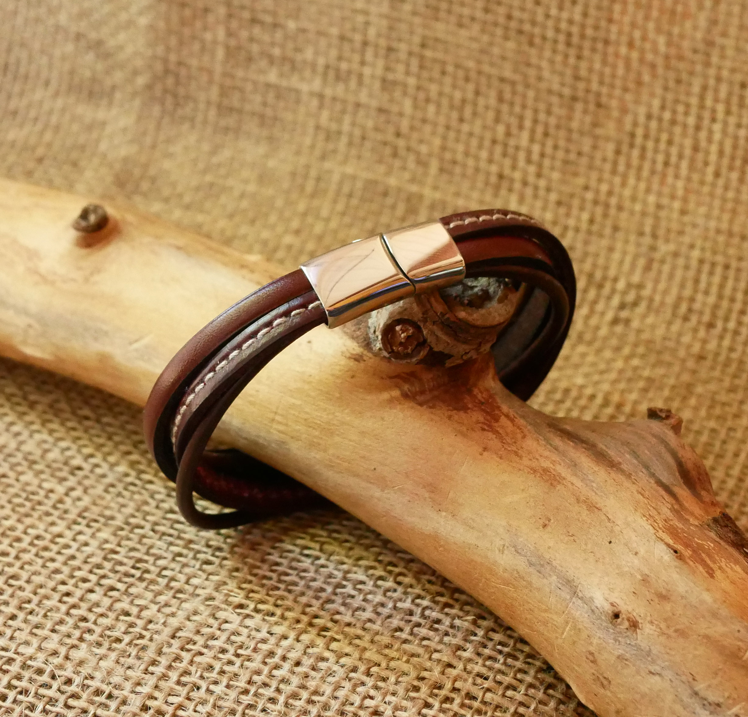 Pulseira de punho em pele castanha para homem