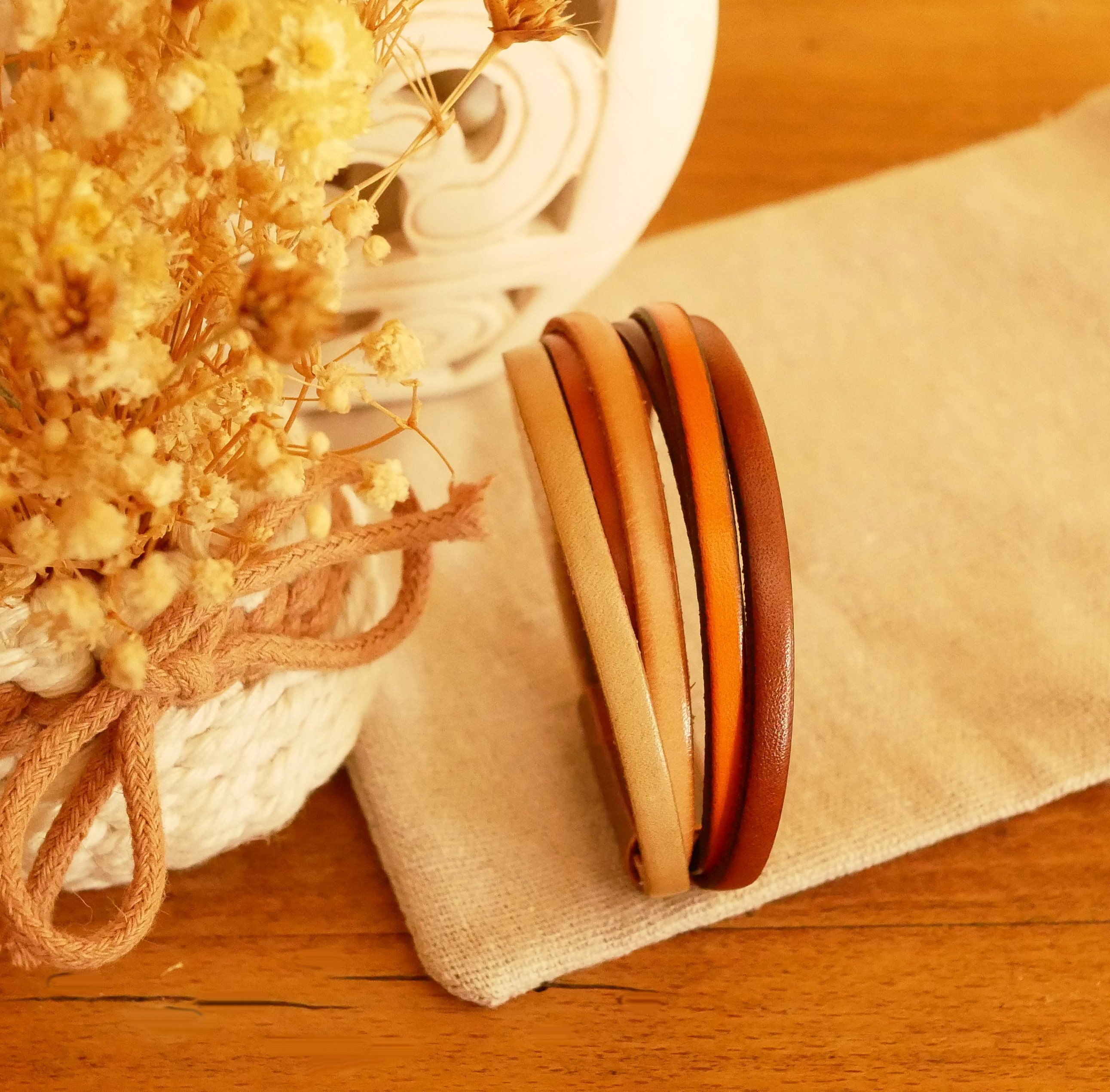 Pulseira de punho em multi-couro de cor ocre