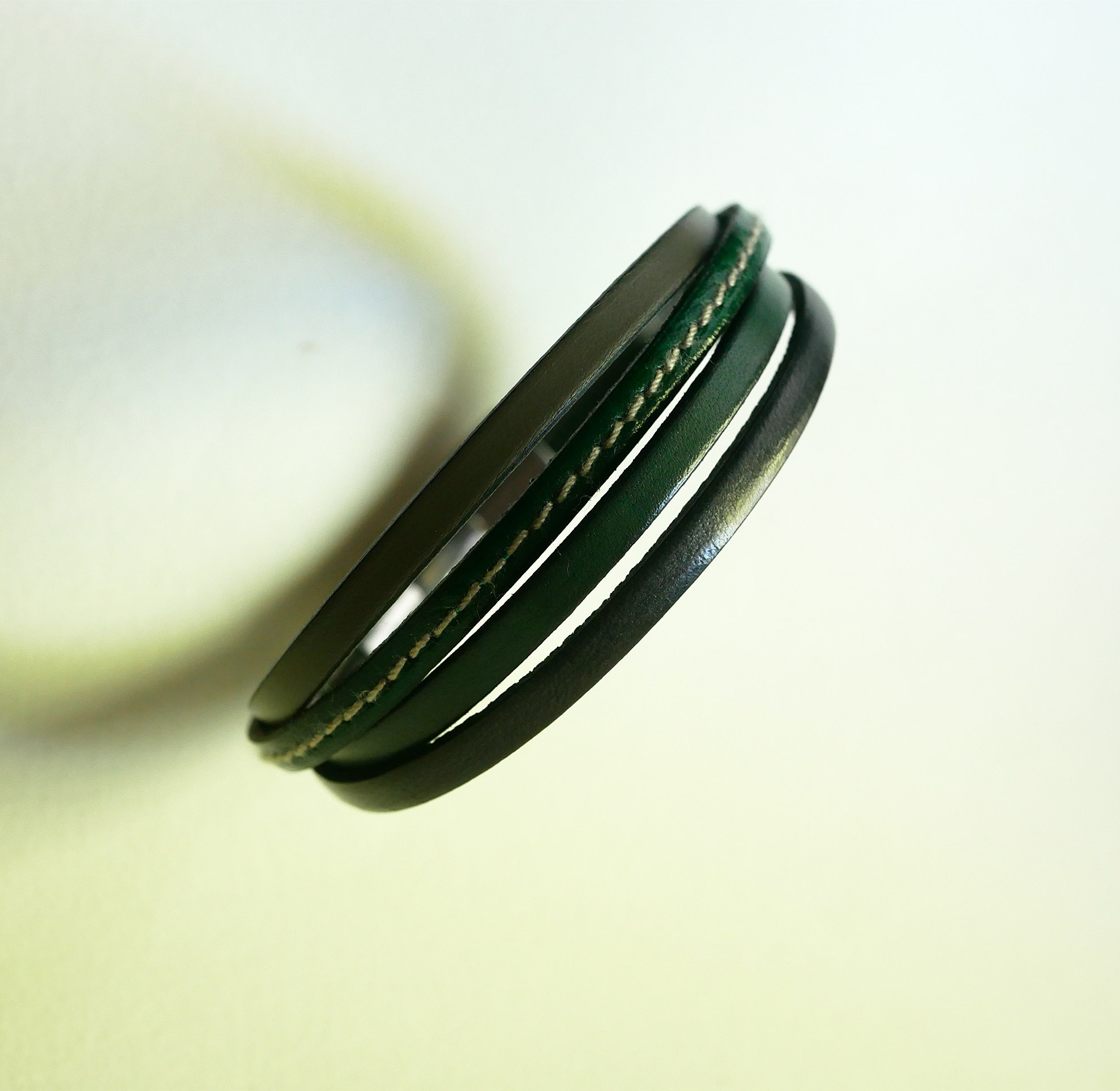 Pulseira de punho em pele verde e cinzenta para homem