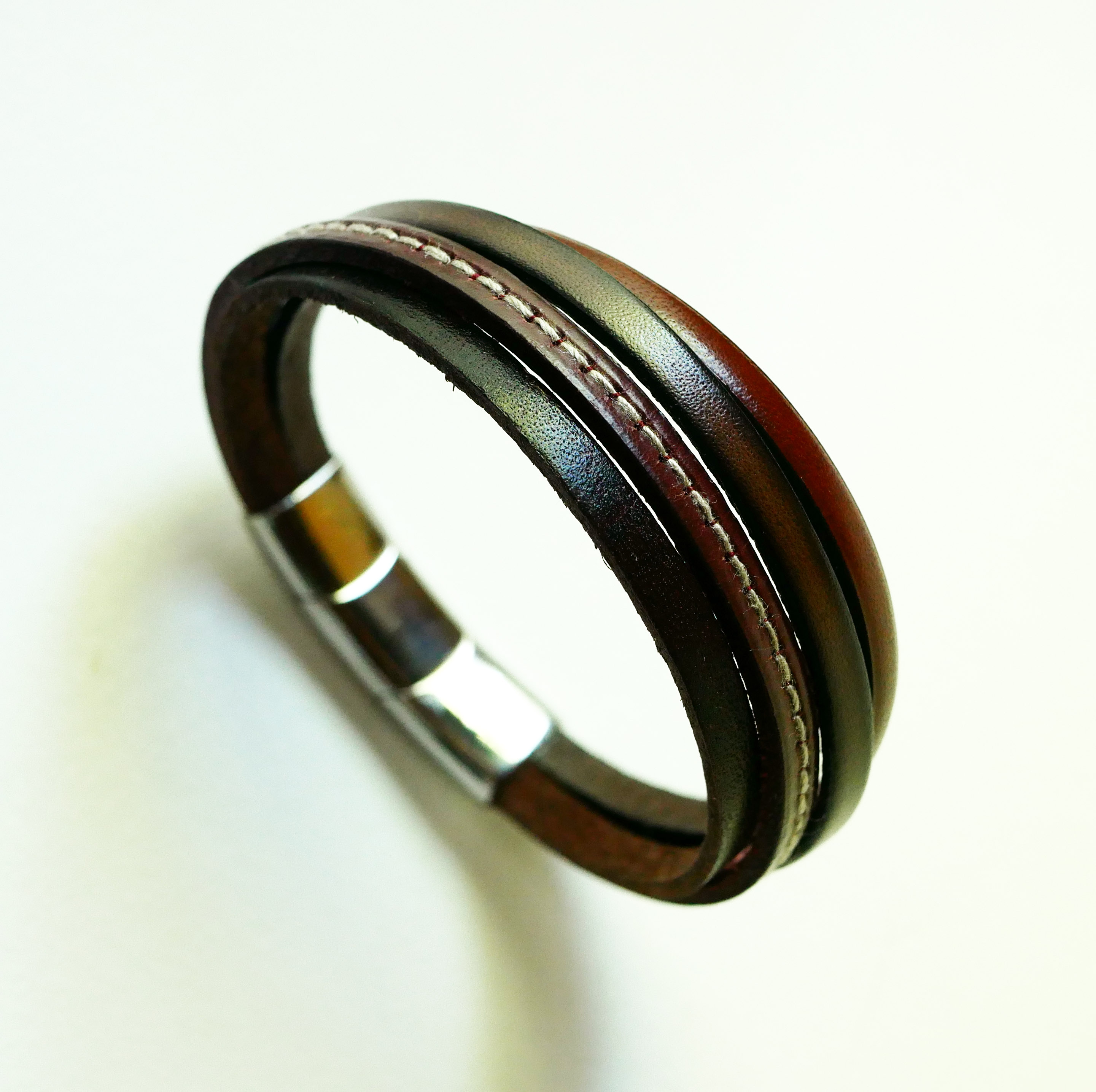 Pulseira de punho em pele castanha para homem