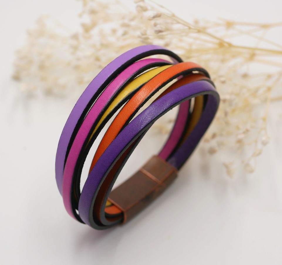 Pulseira de Punho de Couro Múltiplo em cores tónicas