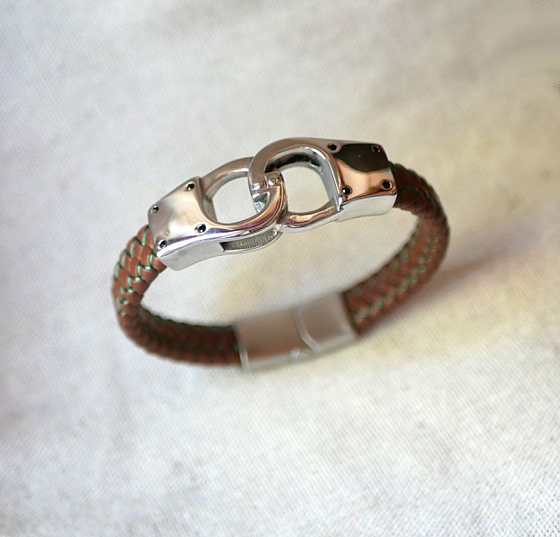 Pulseira de couro tran&ccedil;ado cor e tamanho de bracelete &agrave; sua escolha