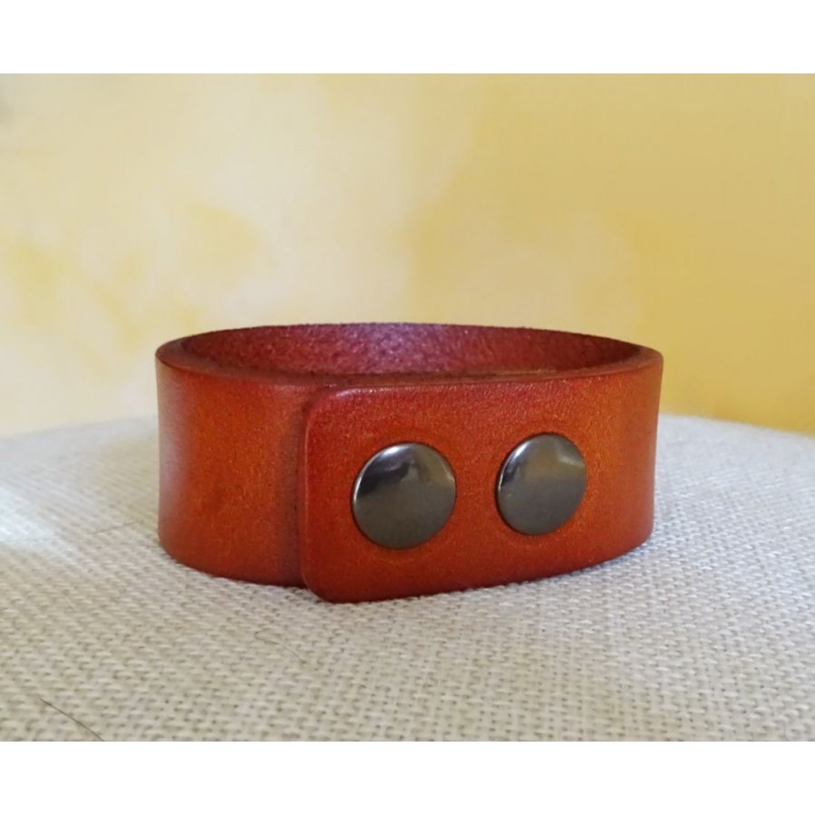 Pulseira de punho em pele Camel gravada à medida