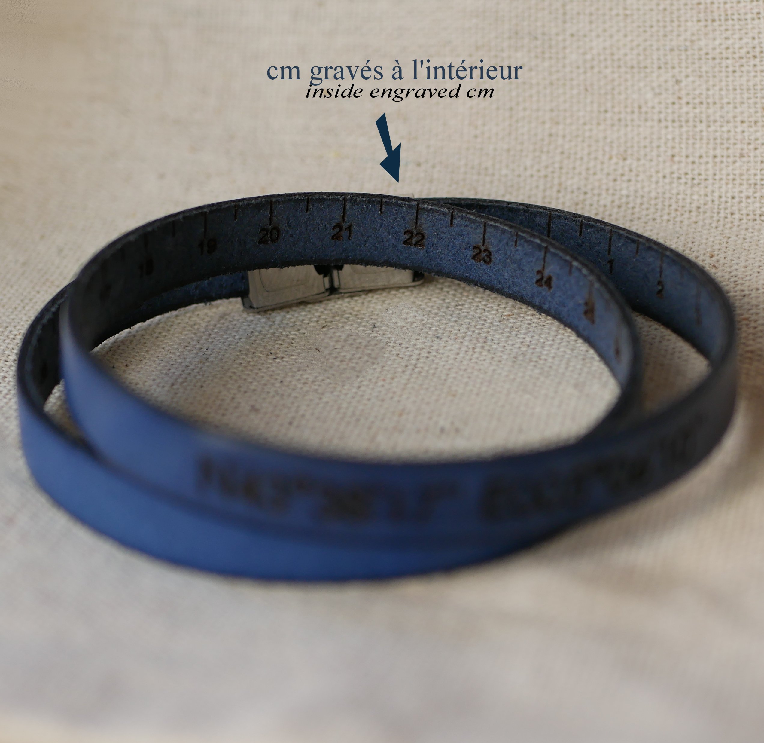 Pulseira de fita métrica em pele com dupla volta gravada personalizável 