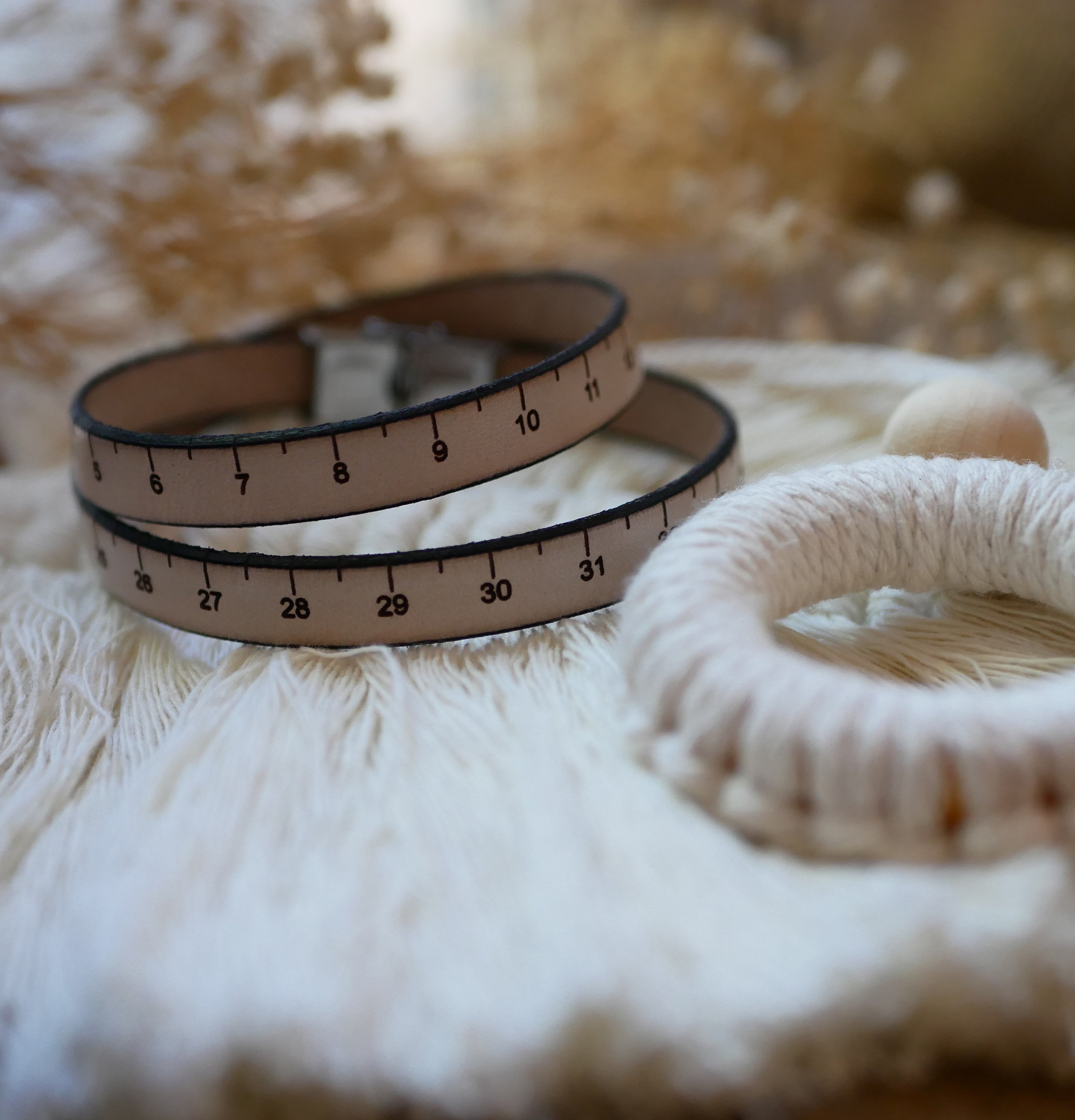Pulseira de fita métrica em pele com dupla volta gravada personalizável 
