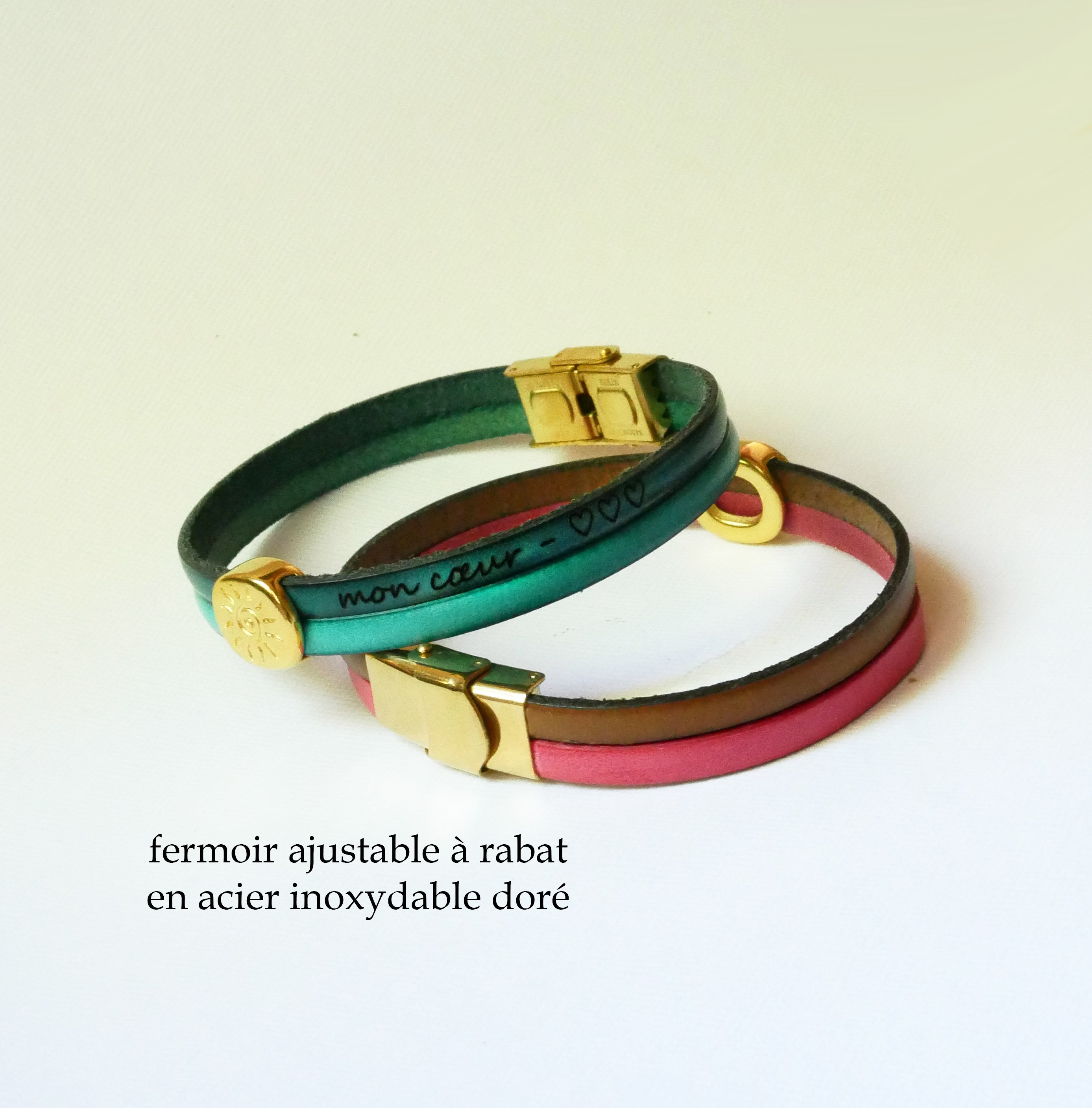 Pulseira Soleil em ouro sobre um duo de peles para personalizar e gravar