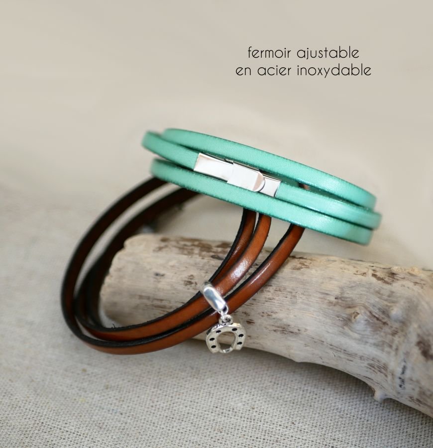 Pulseira de couro de 2 voltas com berloque gravável