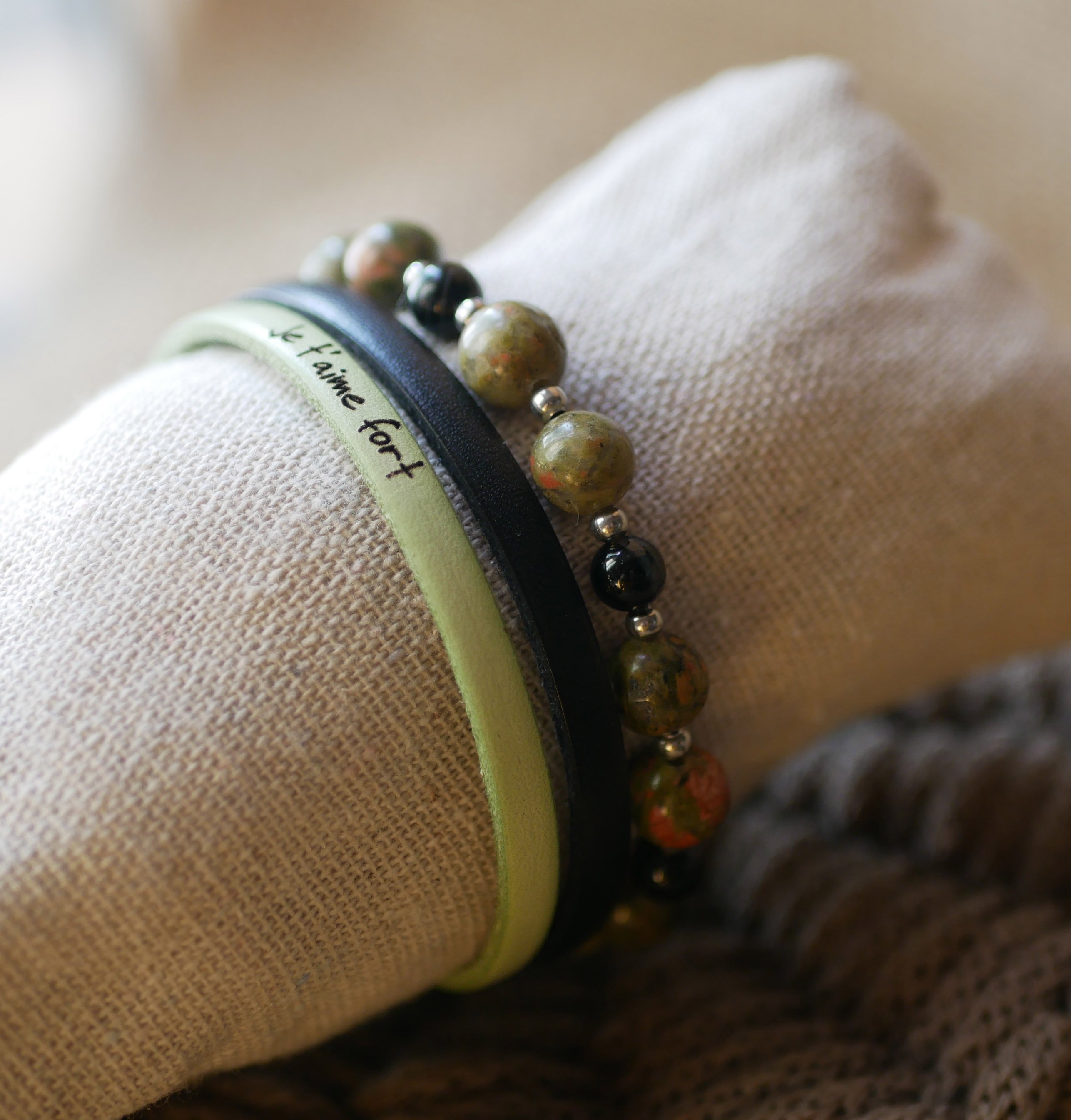 Pulseira de contas de a&ccedil;o oblonga com contas de pedra natural unakite 