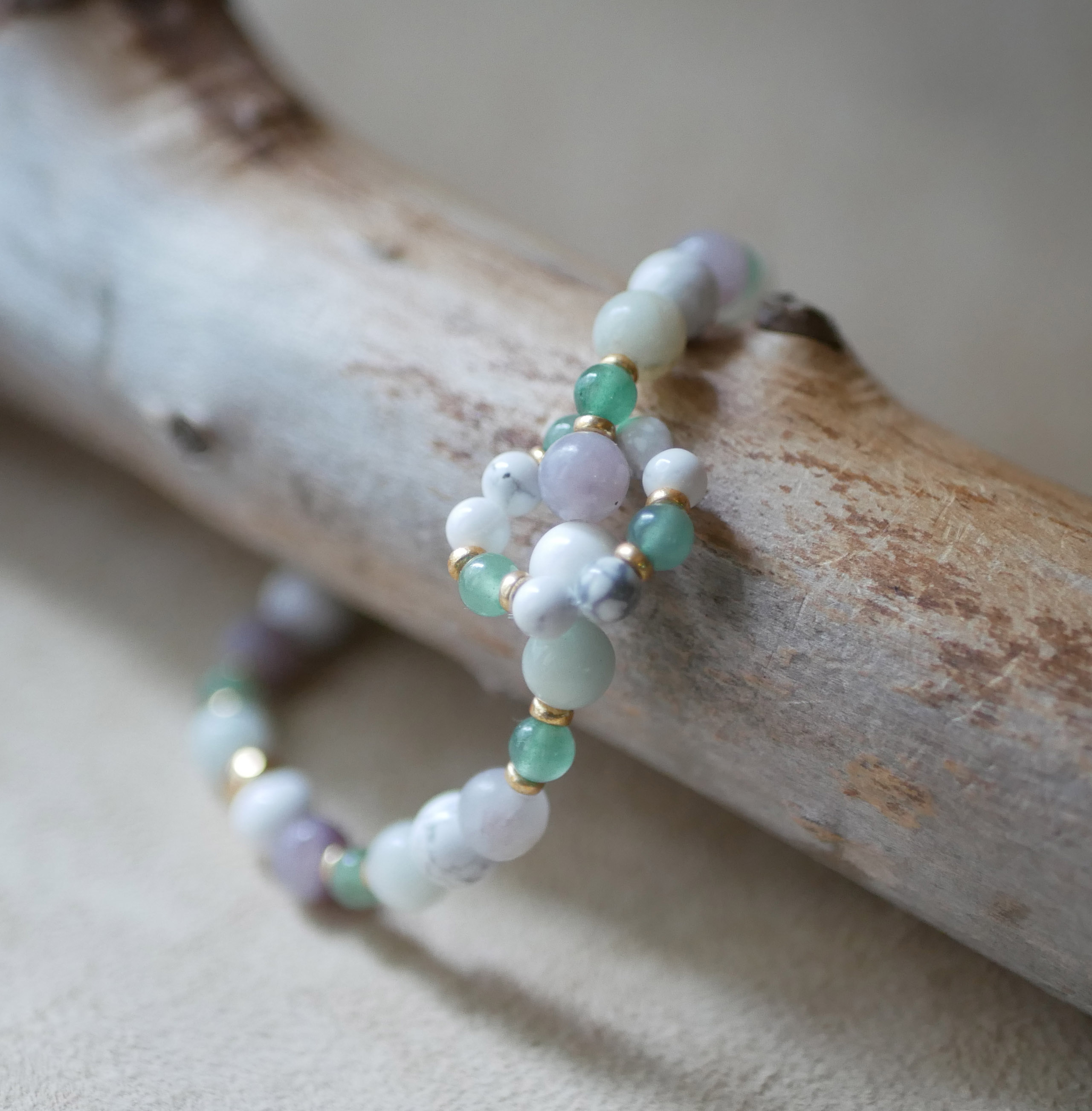 Pulseira de pedra natural aventurina com anel de mini pérolas