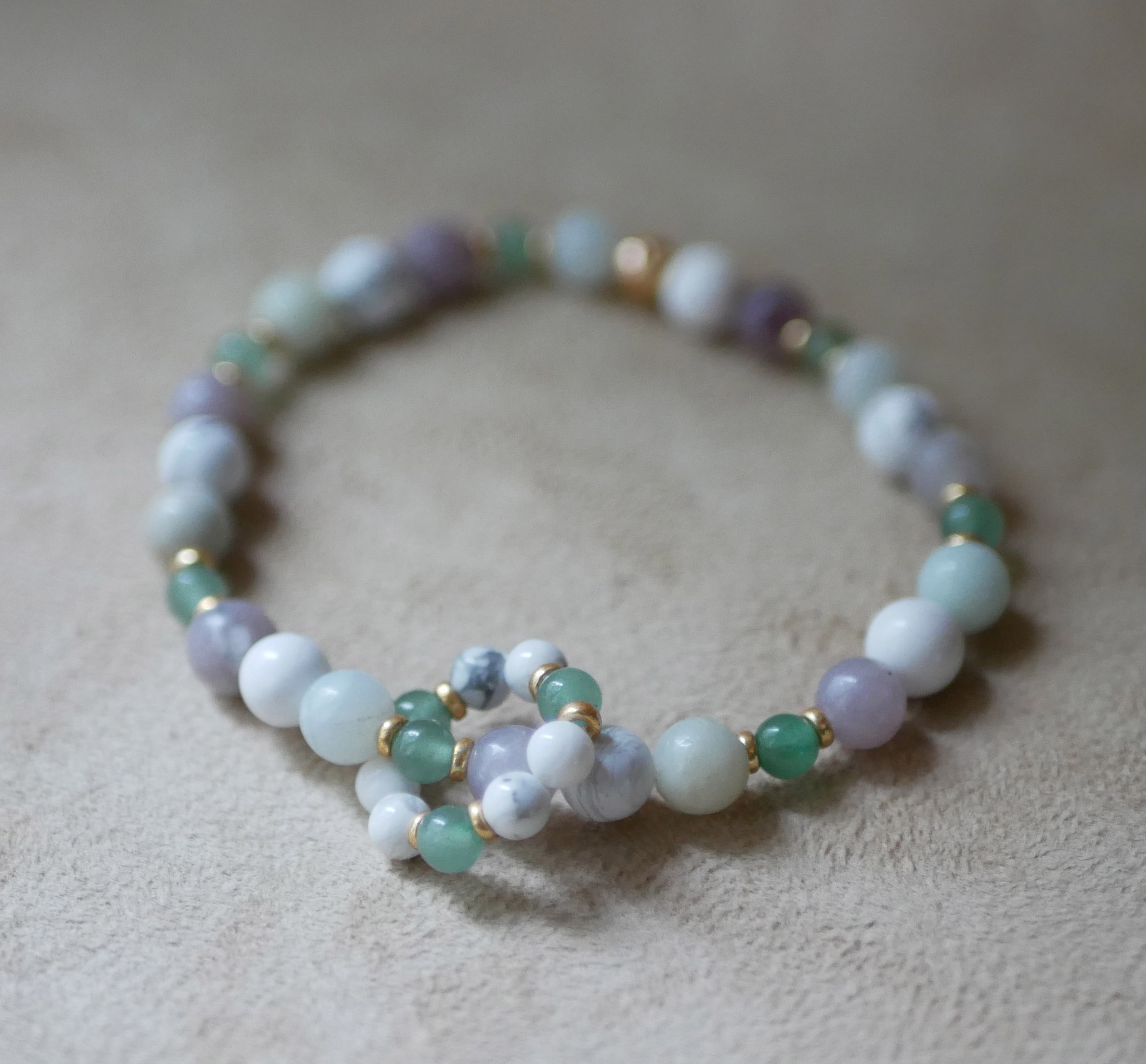 Pulseira de pedra natural aventurina com anel de mini pérolas